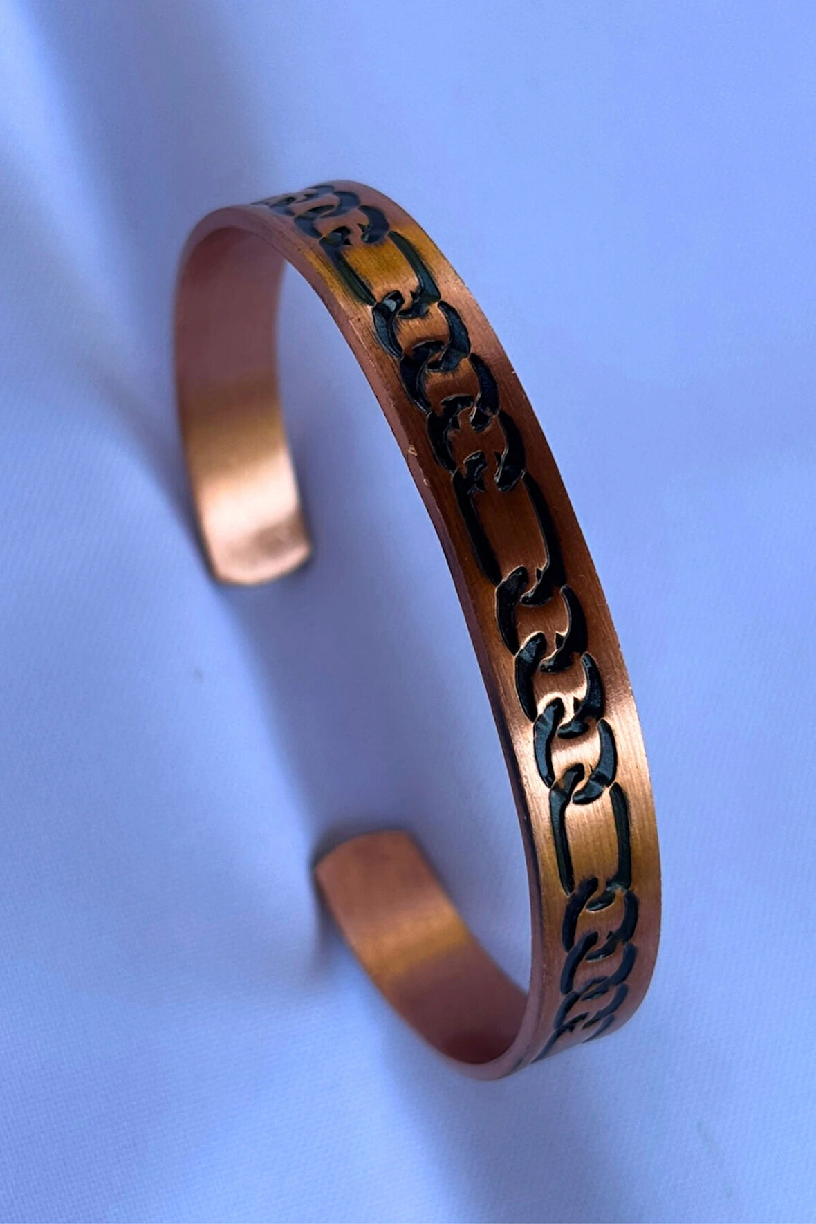 Geometrik Desenli El İşçiliği ile Üretilmiş Unisex Bakır Bileklik