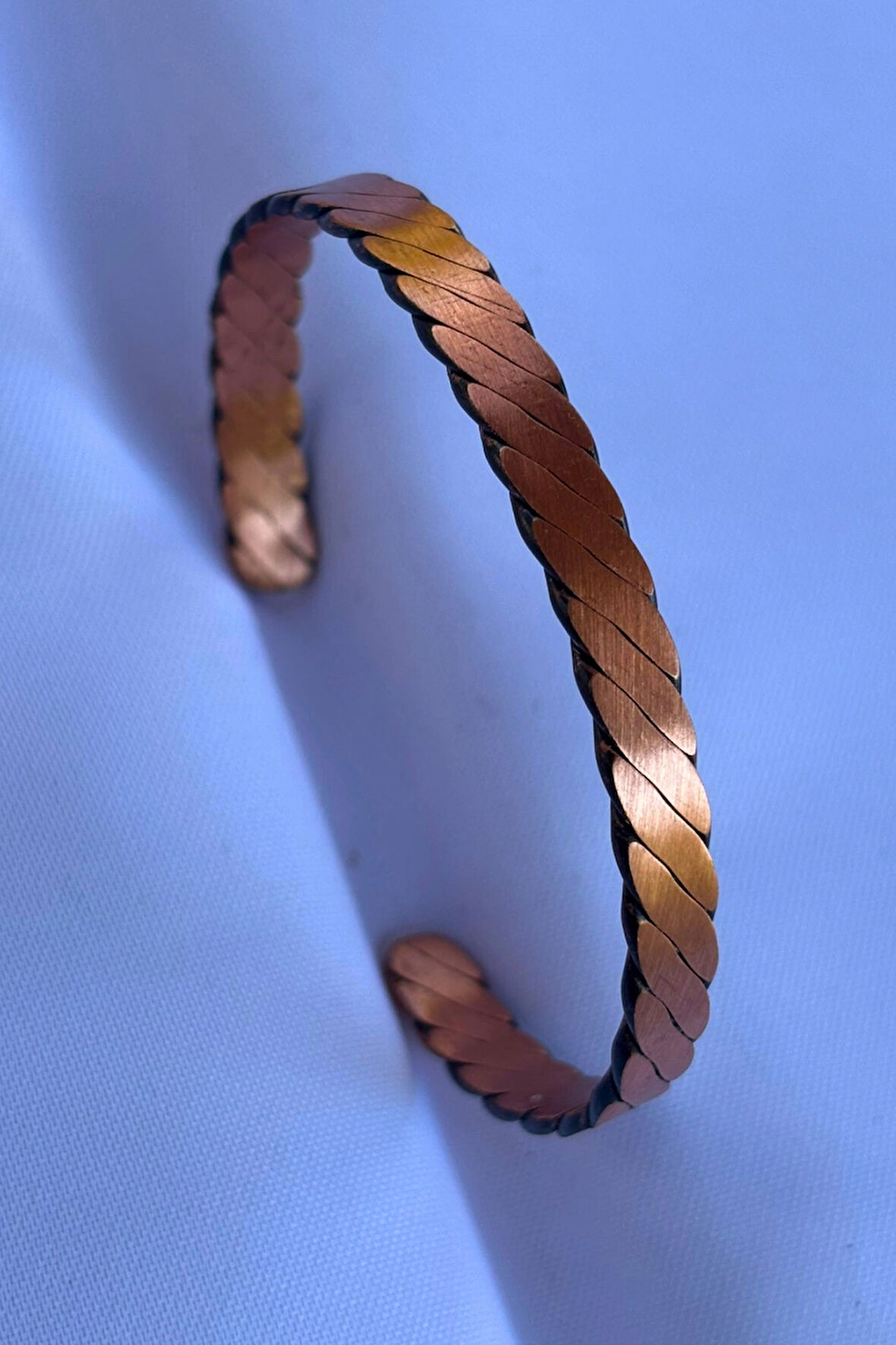 Geometrik Desenli El İşçiliği ile Üretilmiş Unisex Bakır Bileklik