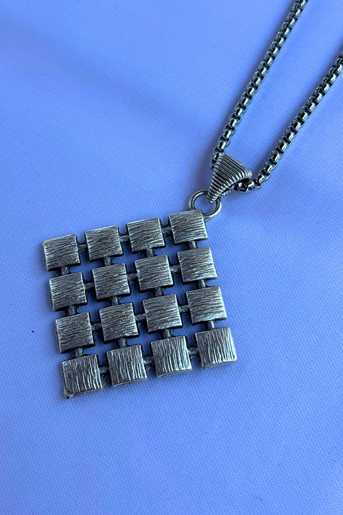 Kare Desenli El İşçiliği Paslanmaz Çelik Zincir Erkek Kolye