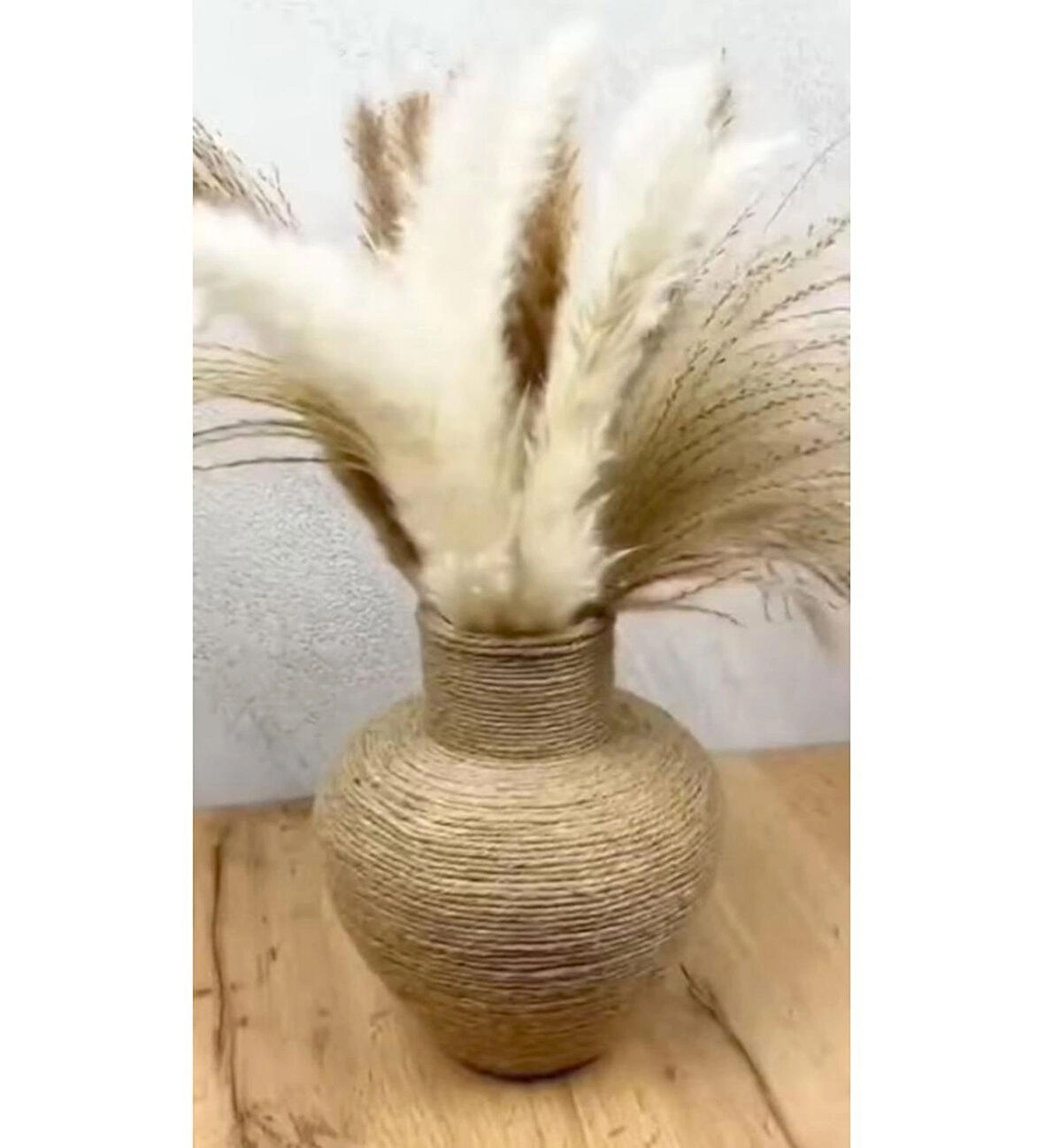 Bej Renkli Hasır Kaplama Vazo