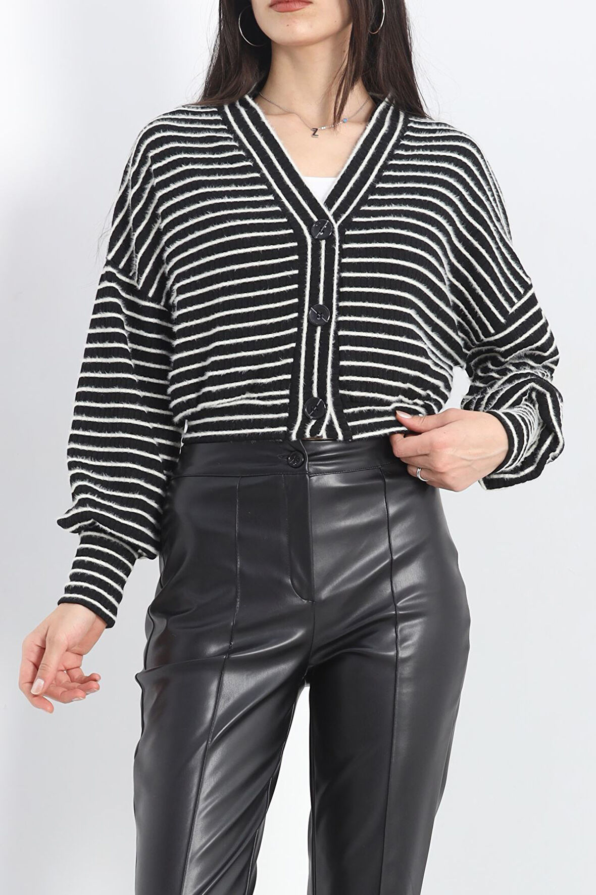 BENSU STORE Sakallı Crop Hırka Siyah - 12755.148.