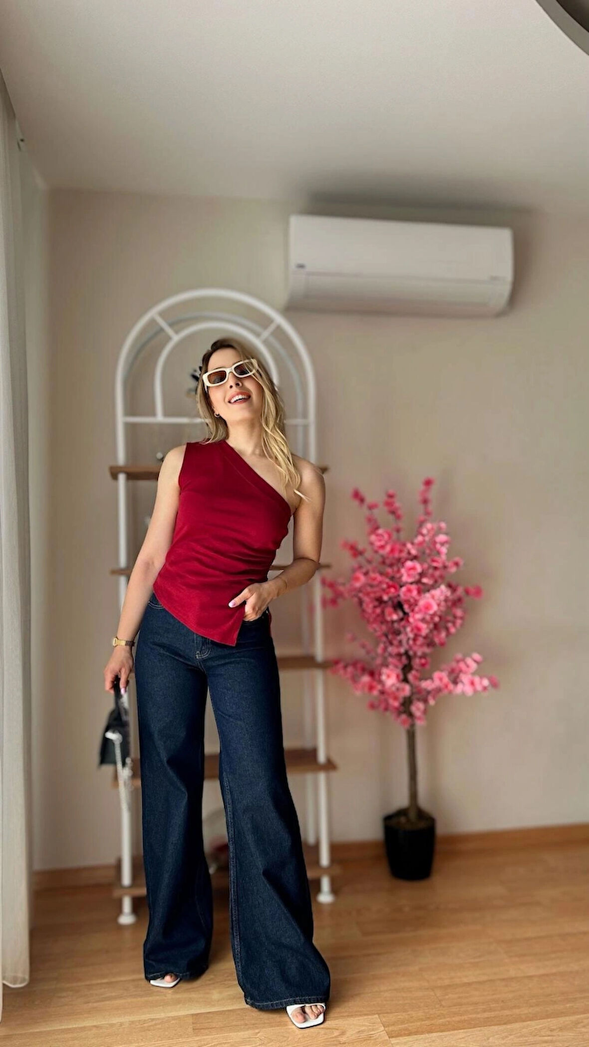 Kadın Tek Kol Asimetrik Bordo Bluz