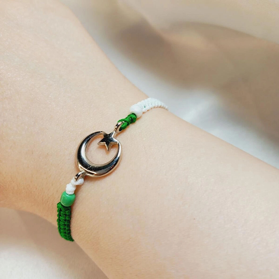 Crystal Atelier Bursaspor Ay Yıldız Figürlü Örgü Bileklik, Yeşil Beyaz Bursaspor Spor Renkleri Taraftar Bilekliği, Makrome Bileklik, Erkek Hediyesi, Maç Aksesuarı, İp Bileklik, Taraftar Bileklik