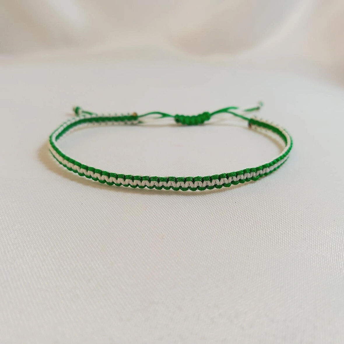 Crystal Atelier Yeşil Beyaz Bursaspor Örgü Bileklik, Yeşil Beyaz Bursaspor Spor Renkleri Taraftar Bilekliği, Makrome Bileklik, Erkek Hediyesi, Maç Aksesuarı, Yeşil Beyaz Bileklik, İp Bileklik, Taraftar Bileklik