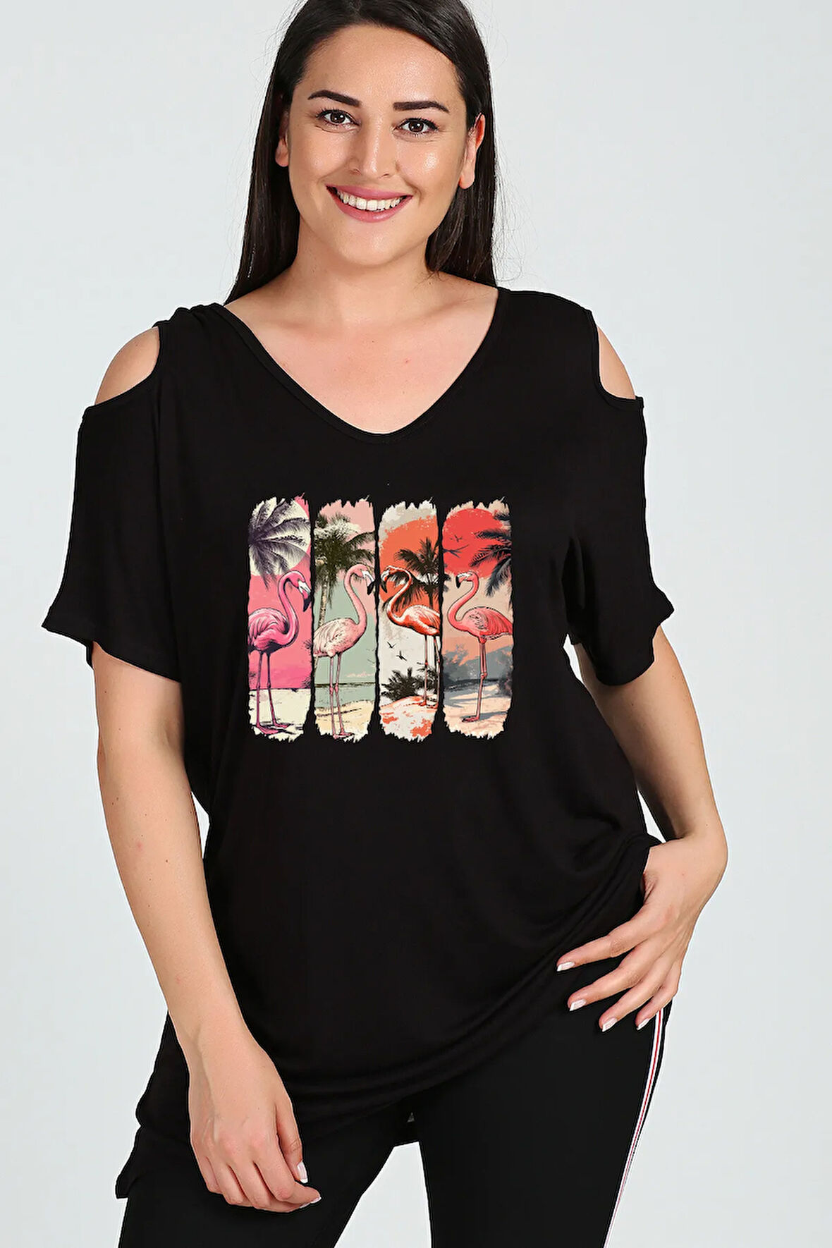 Büyük Beden Flamingo Baskılı Omuzu V Pencere Kısa Kol Bluz
