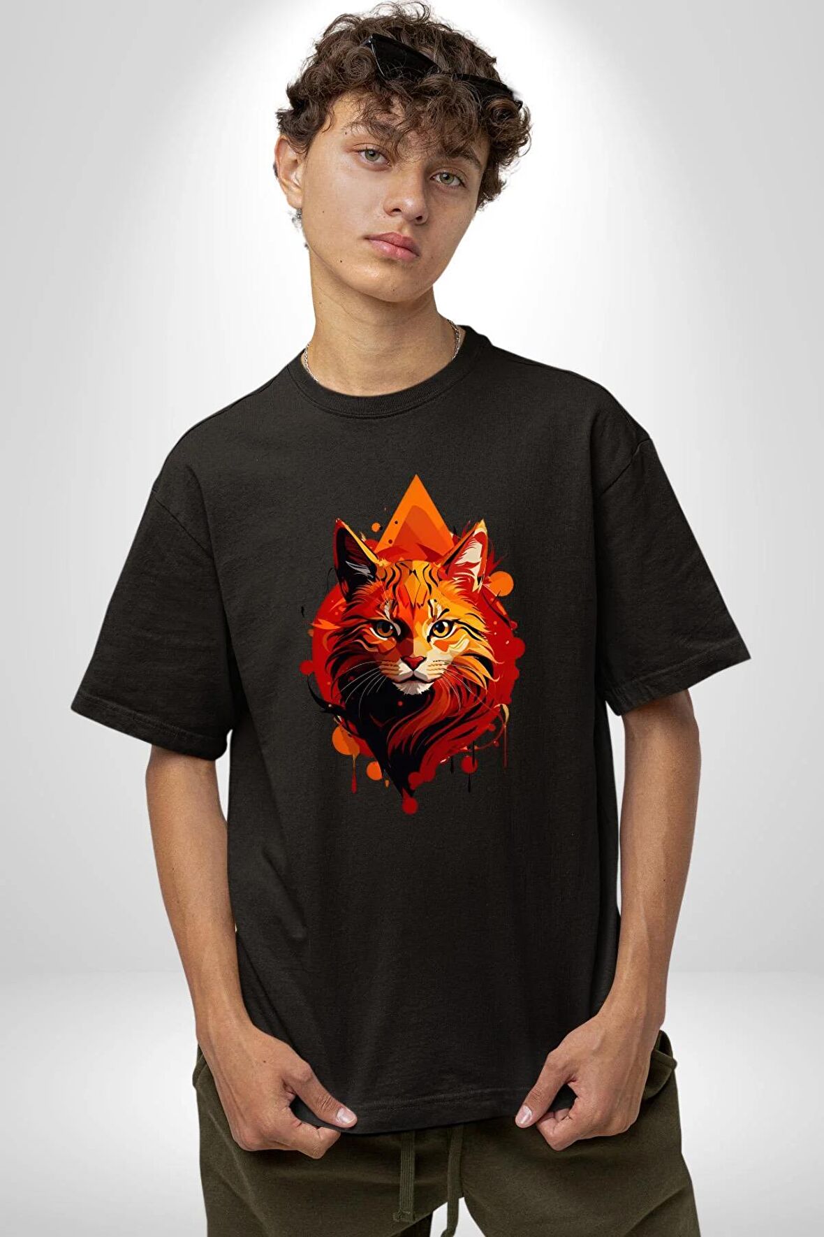 Renkli Sarı Kırmızı Kedi  Pamuklu Bisiklet Yaka Kadın Erkek Oversize Boyfriend Dijital Baskılı Siyah T-shirt