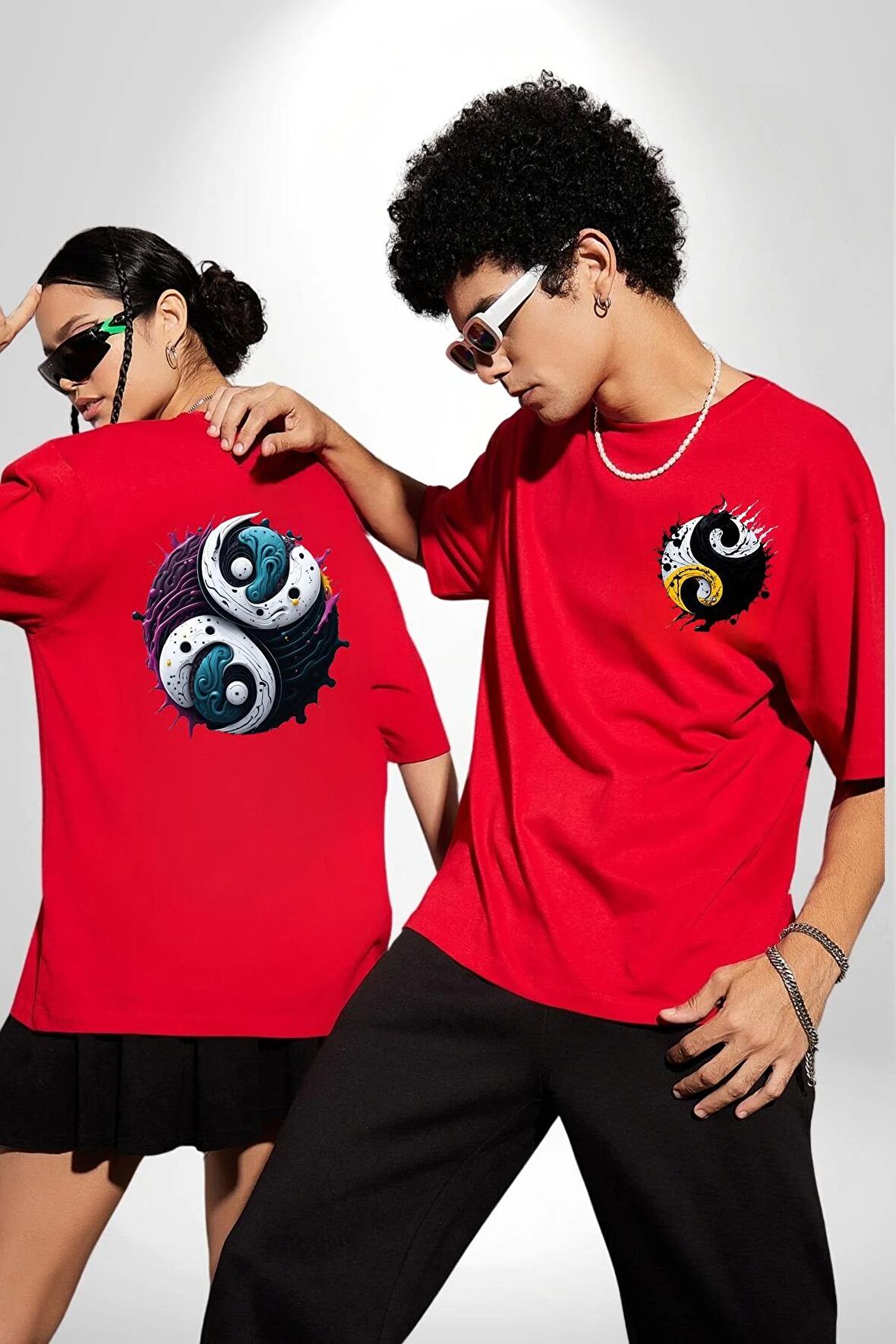 Renkli Yin İle Yang Kuramı   Kırmızı Oversize Kadın Erkek Ön ve Sırt Baskılı Tişört