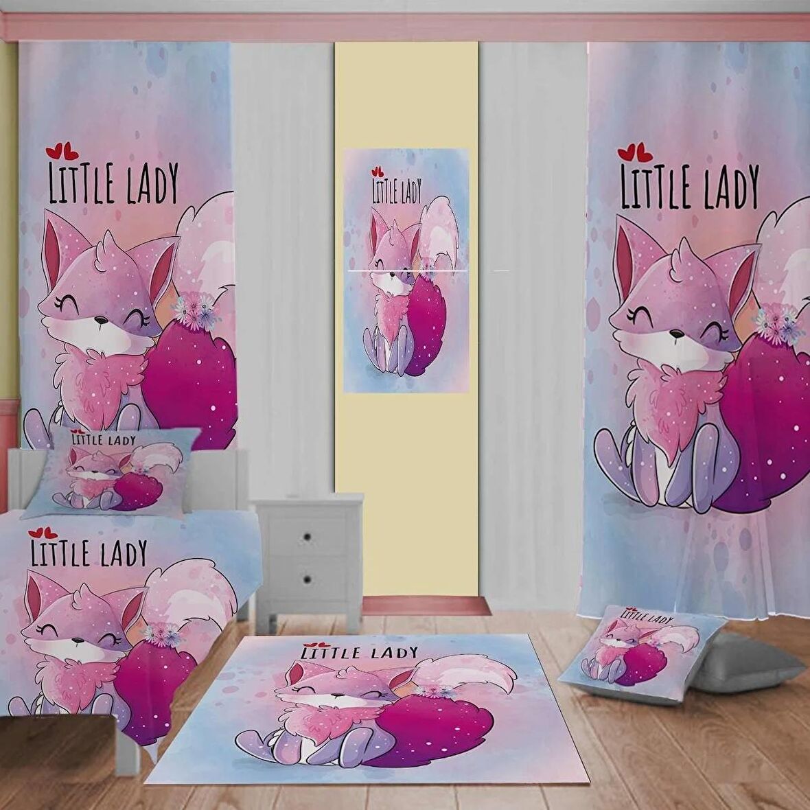 LITTLE LADY
 Desenli Çocuk Odası Takım Perde (iki Kanat),Yatak Örtüsü,Yastık,Kırlent ,Halı,Tablo