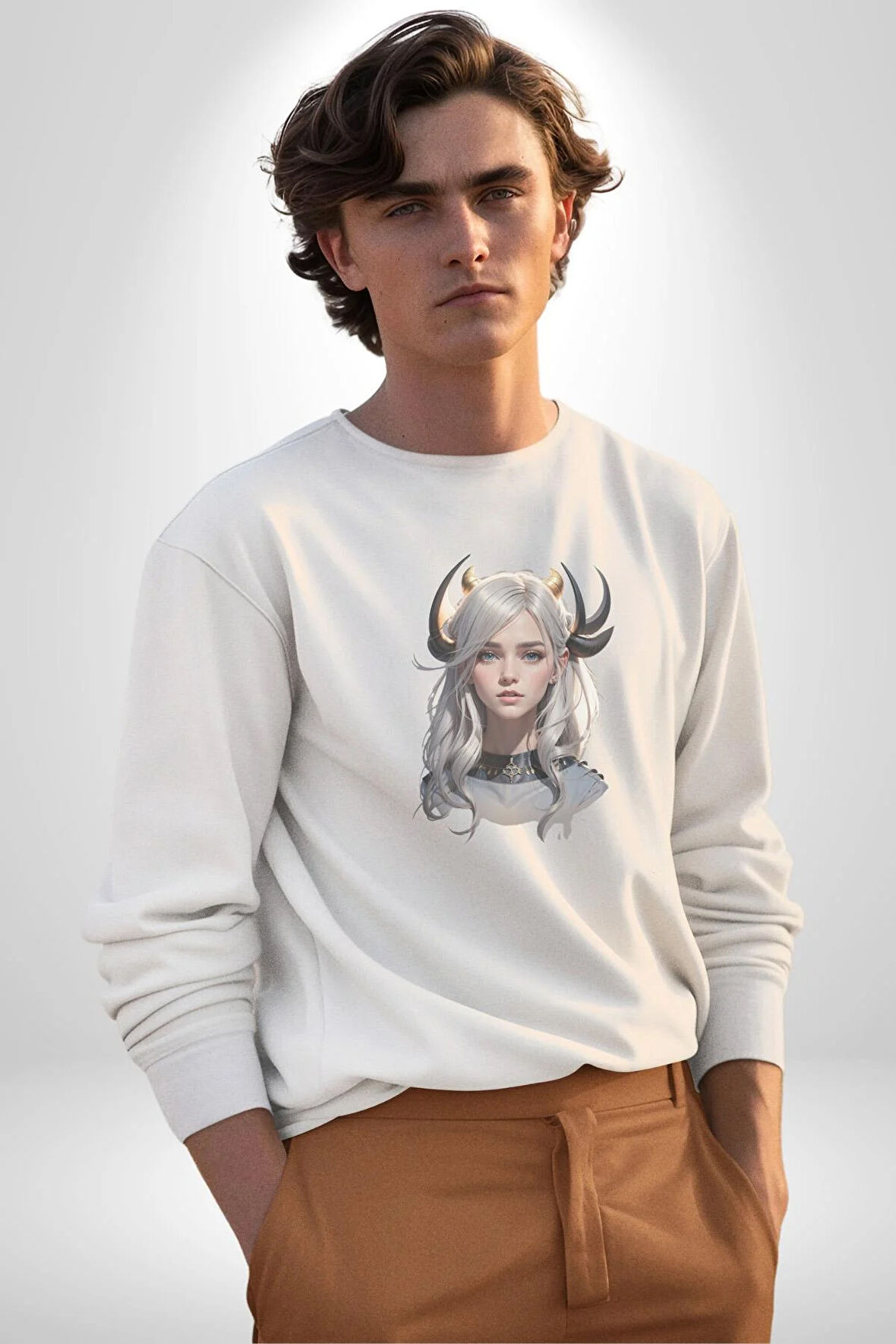 Koç Kadın Savaşcı Kadın Erkek  Beyaz Baskılı Sweatshirt 