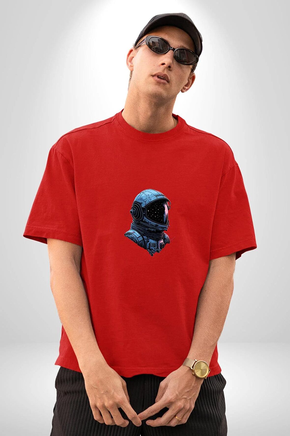 Uzay Boşluğuda Astonot Pamuklu Bisiklet Yaka Kadın Erkek Oversize Boyfriend Dijital Baskılı Kırmızı T-Shirt