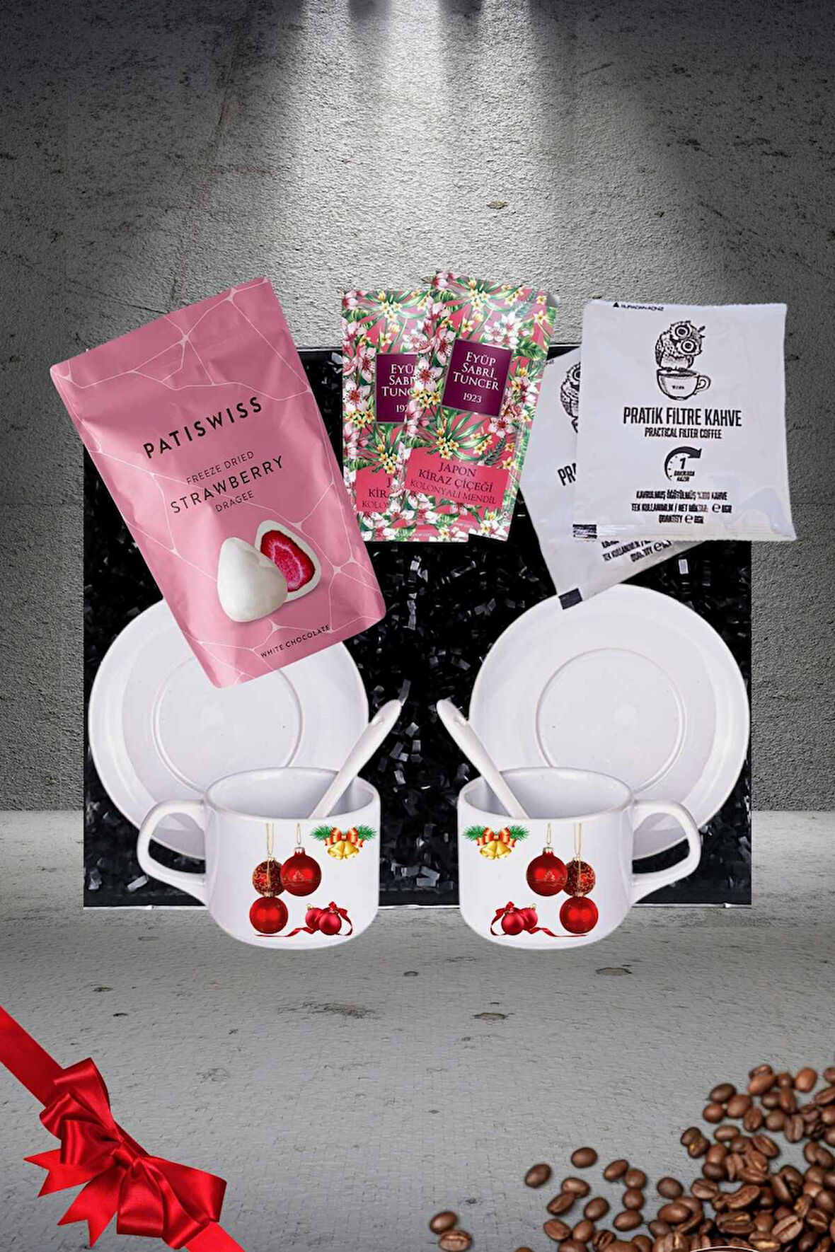 Yılbaşı 2’li Fincan seti & Beyaz Çikolatalı Çilek Draje & Filtre Kahve Hediye Seti Gift Box-1