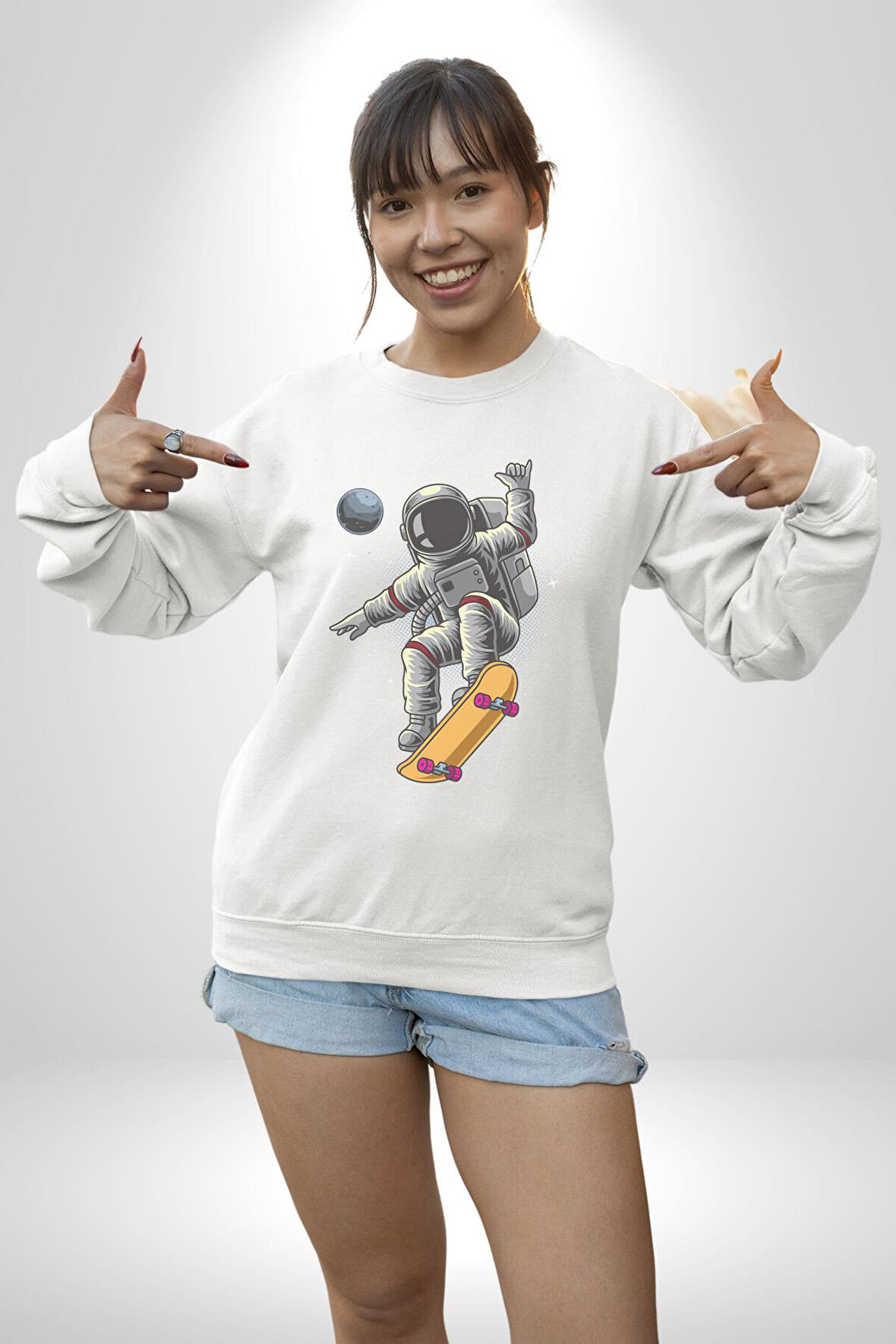 Atronot Kaykay Uzay Mars Kadın Erkek  Beyaz Baskılı Sweatshirt 