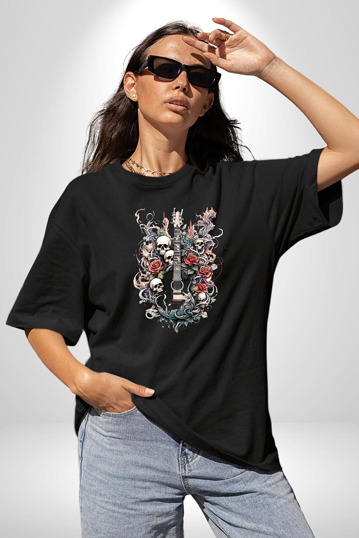 Gitar Kafatası Güller Doğa Uyumu Pamuklu Bisiklet Yaka Kadın Erkek Oversize Boyfriend Dijital Baskılı Siyah T-shirt