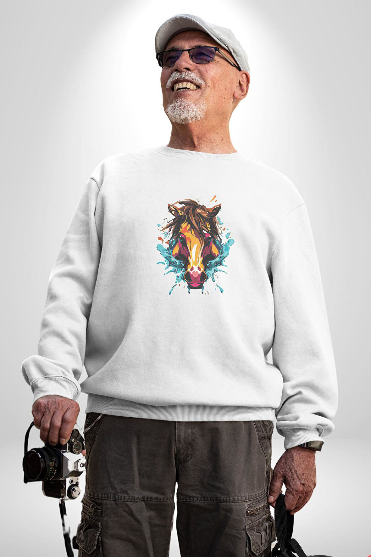 At Kafası Renkli Kadın Erkek  Beyaz Baskılı Sweatshirt 
