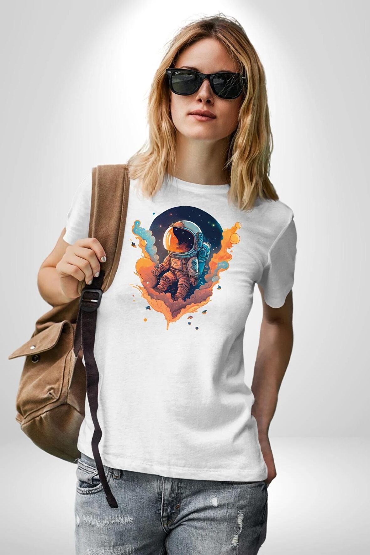 Bulutlar Astronot Uzay  Kadın Erkek Unisex Beyaz Organik Baskılı T-Shirt Penye Yüksek Kalite