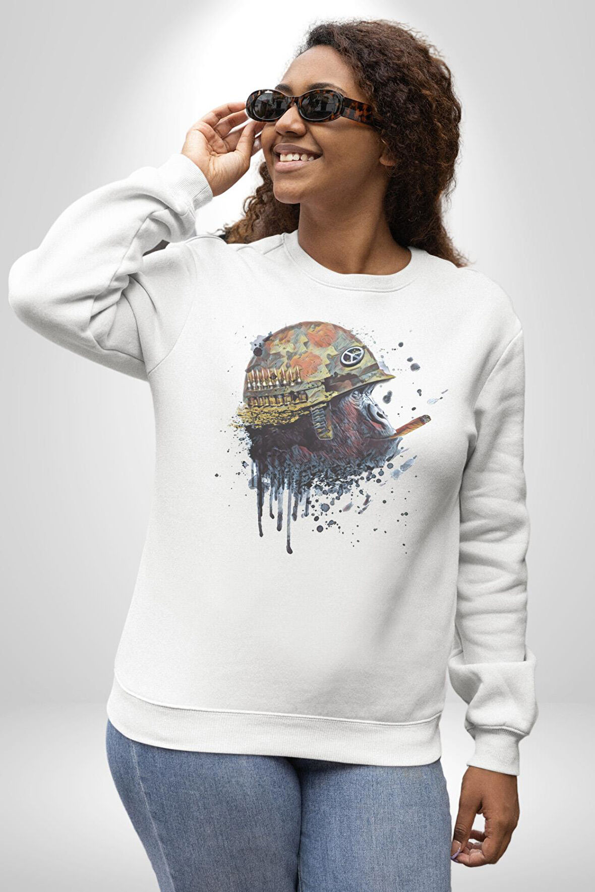 Kasket Miğfer Goril Savaşcı Kadın Erkek  Beyaz Baskılı Sweatshirt 