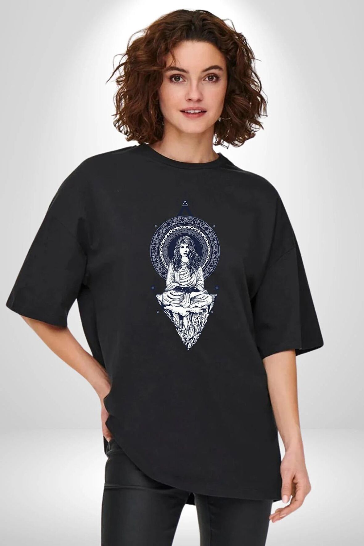 Falcı Meditasyon Yoga Dağın Üstünde Pamuklu Bisiklet Yaka Kadın Erkek Oversize Boyfriend Dijital Baskılı Siyah T-shirt