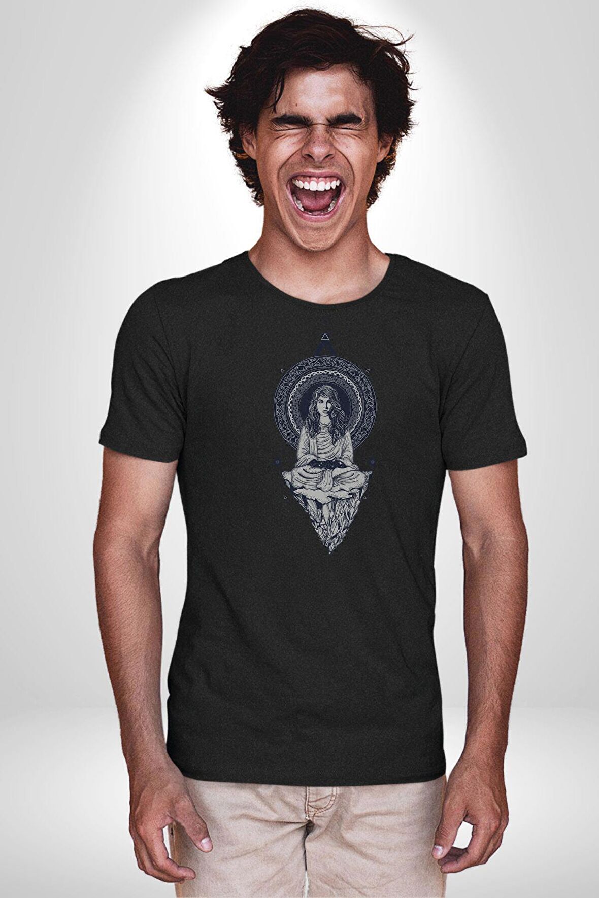 Falcı Meditasyon Yoga Dağın Üstünde Kadın Erkek Unisex Siyah Organik Baskılı T-Shirt Penye Yüksek Kalite