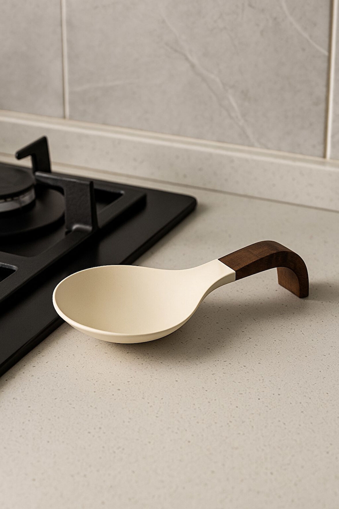 Masif Ahşap Saplı Kaşık Altlığı – Modern Kepçe Tutucu, Minimal Mutfak Kaşıklık Standı 25 cm