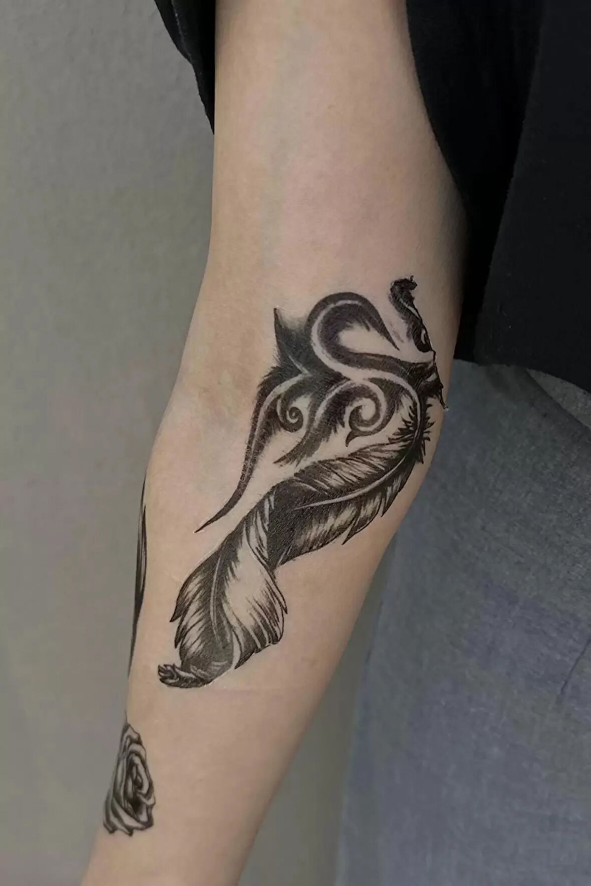 Caş Dekorasyon Tüy Ve Gül Figürlü Geçici Dövme Tattoo