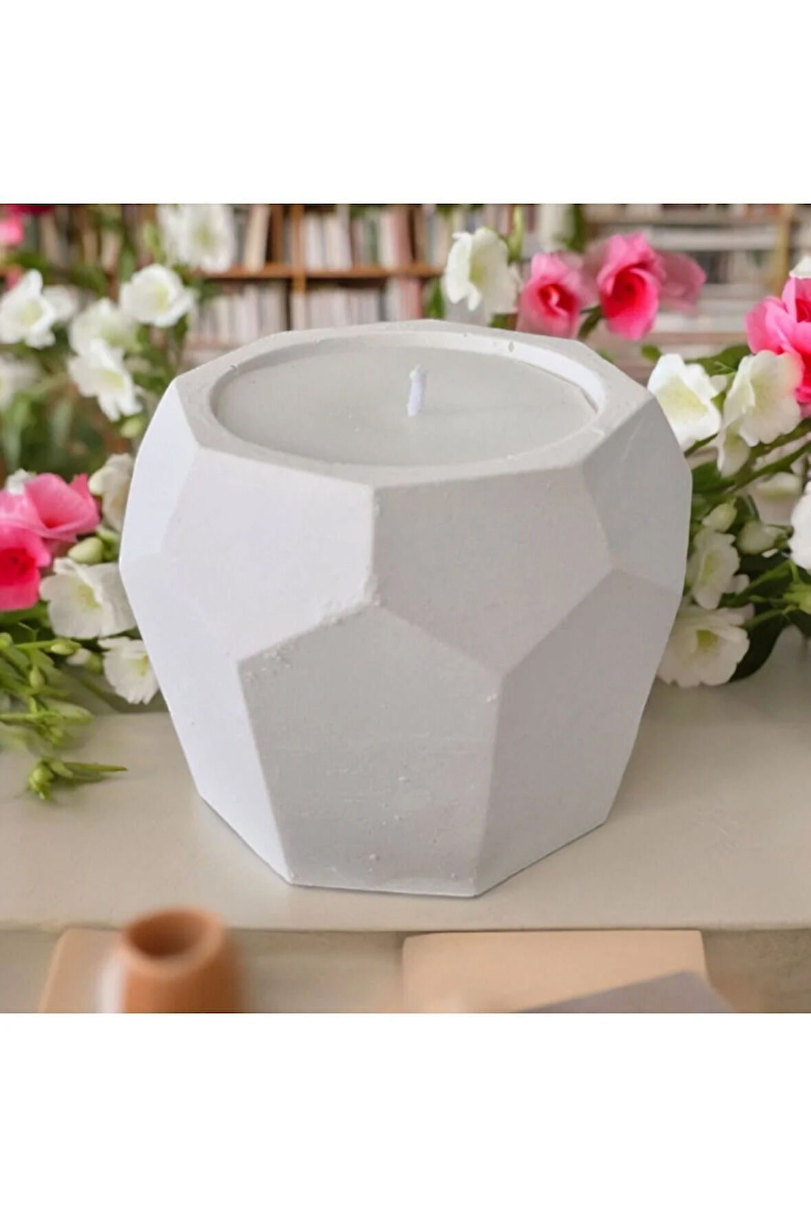 Taş Mumlukta Lavanta Kokulu %100 Doğal Soya Mum - Yuvarlak (8,5 cm) Beşgen