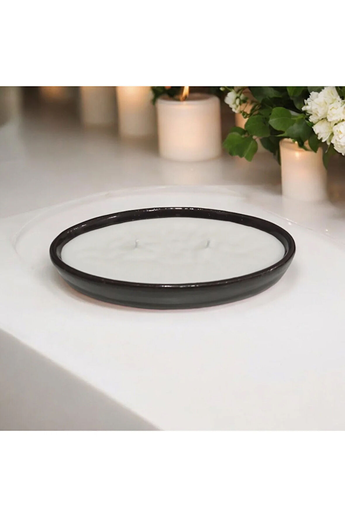 Çömlekte Lavanta Kokulu %100 Doğal Soya Mum - Oval (17 cm - Siyah)