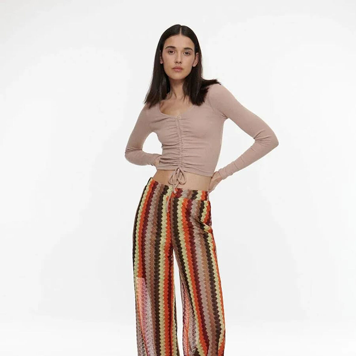 Kadın V-Yaka Önü Büzgülü Uzun Kollu Crop Bluz
