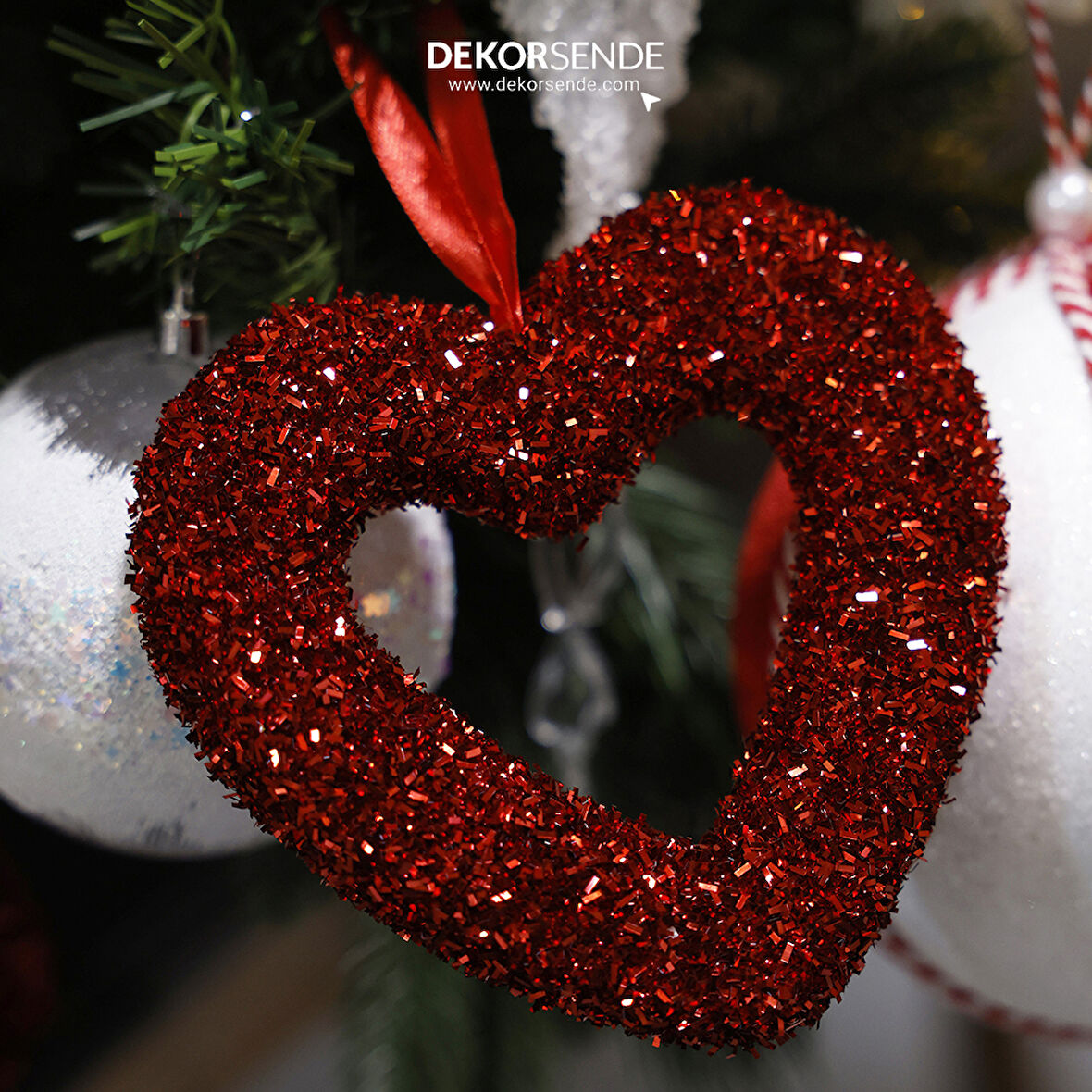 Yılbaşı Süsü Pullu Kalp Kırmızı 15 cm