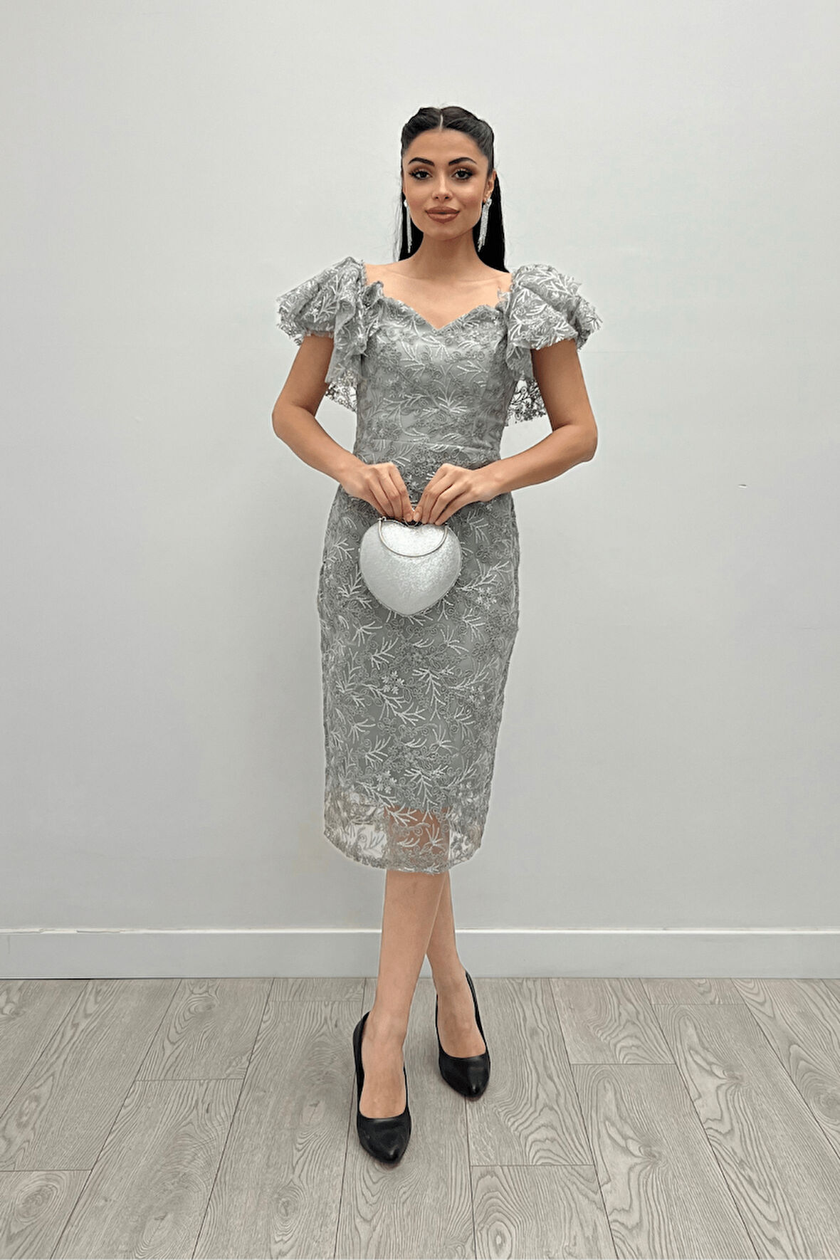 İşleme Dantel Kumaş Kayık Yaka Kalem Elbise - GRİ