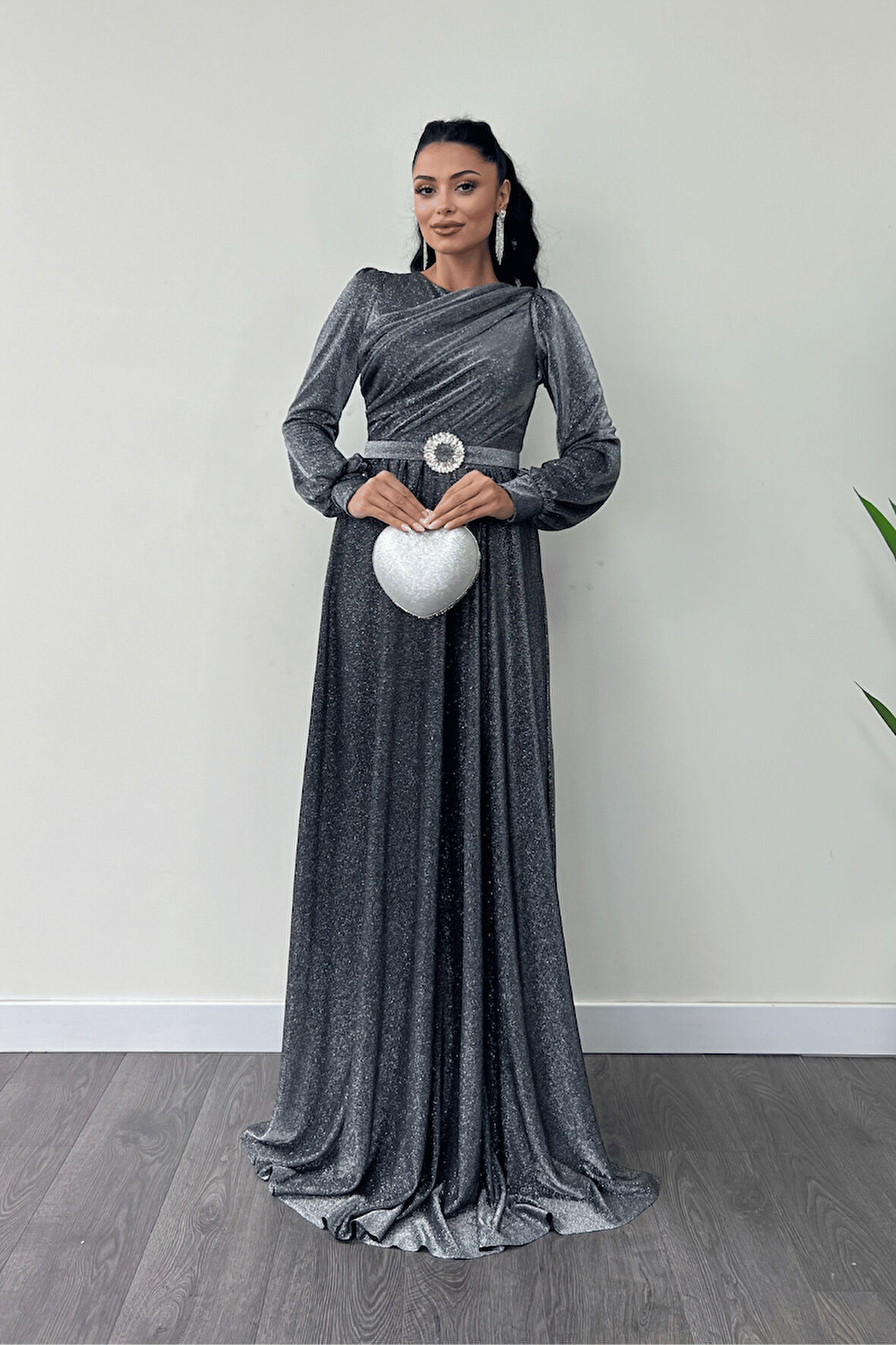 Simli Tül Kumaş Büzgü Detaylı Abiye Elbise - GÜMÜŞ