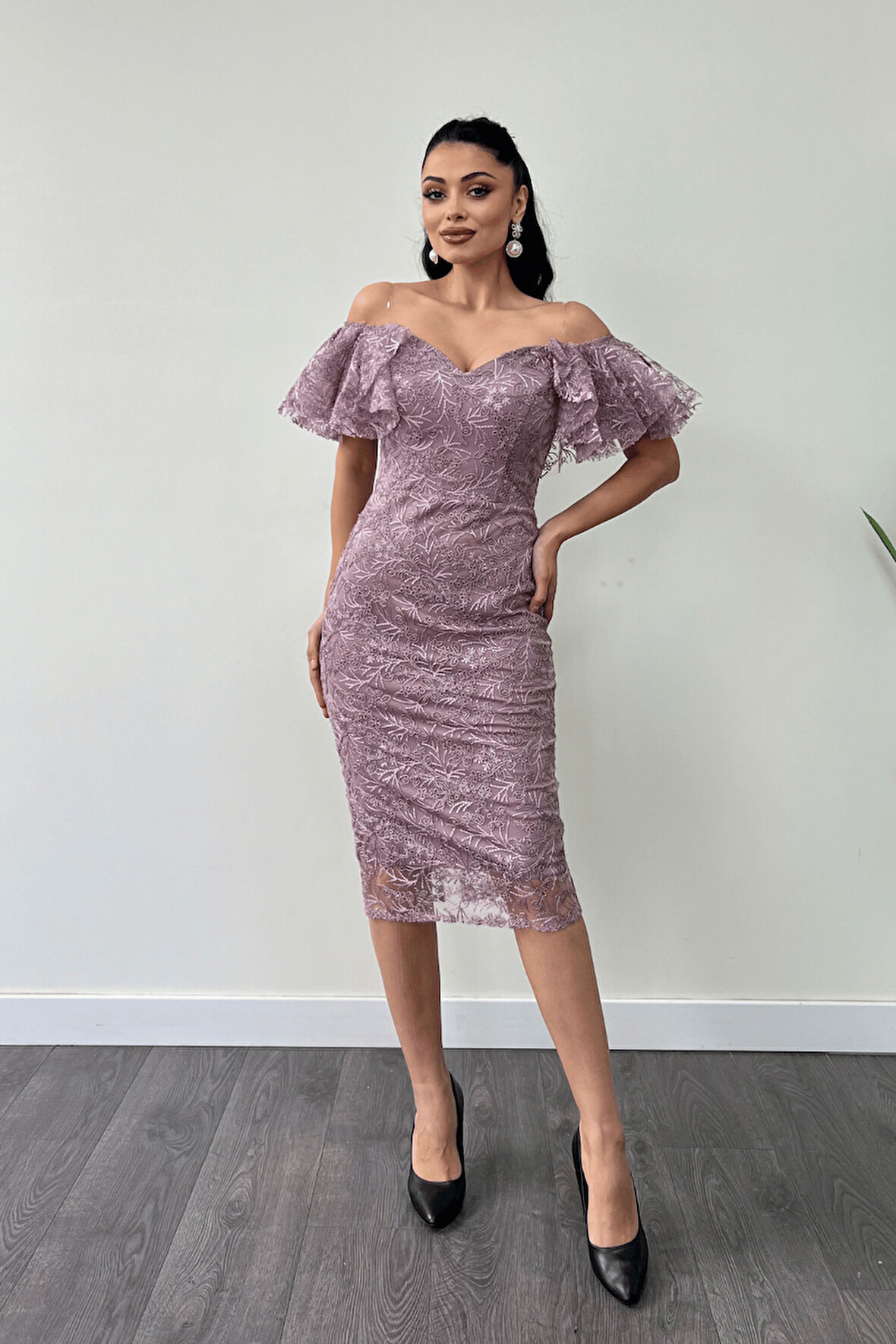 İşleme Dantel Kumaş Kayık Yaka Kalem Elbise - GÜL KURUSU