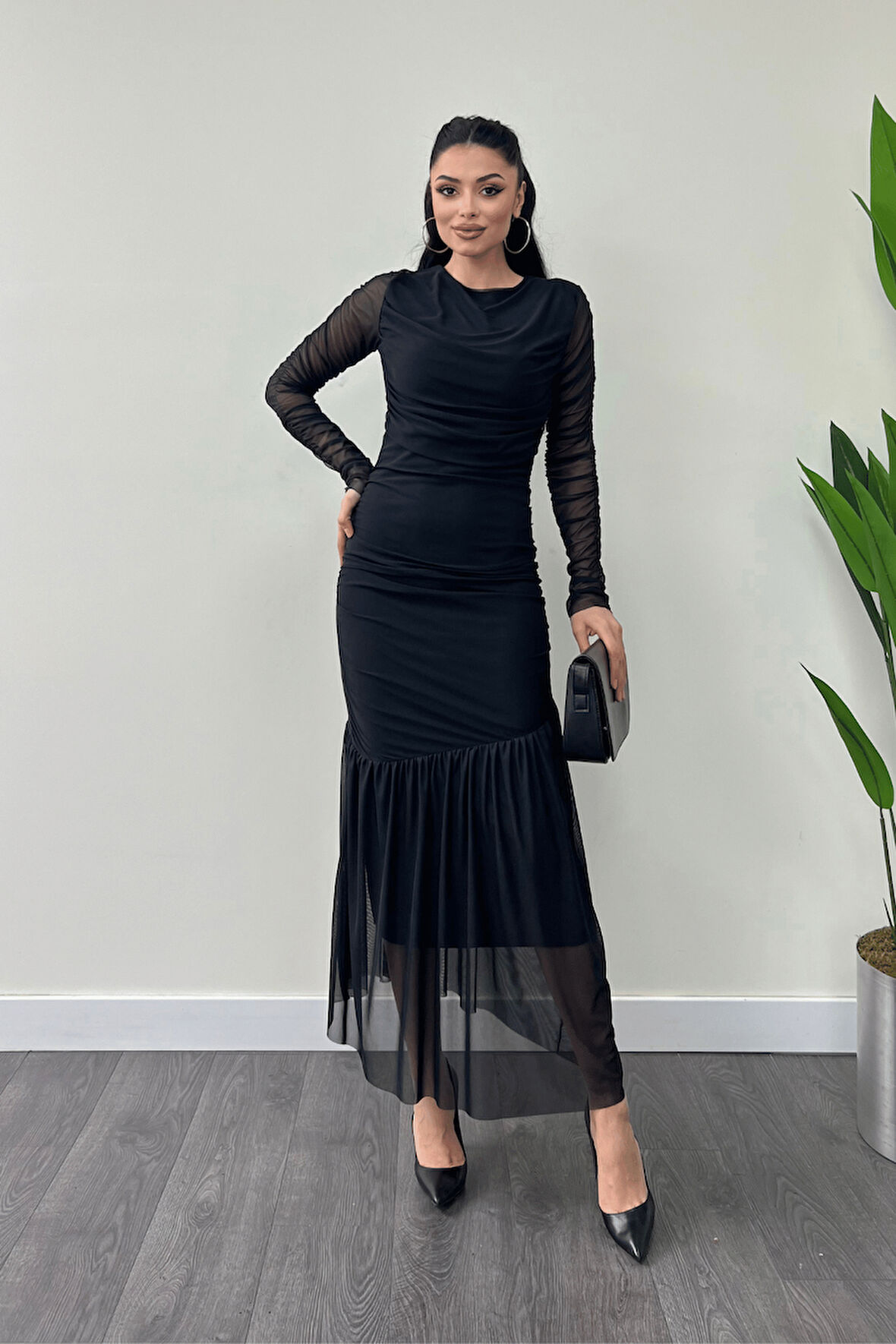 Tül Kumaş Büzgü Detaylı Kalem Elbise - SİYAH