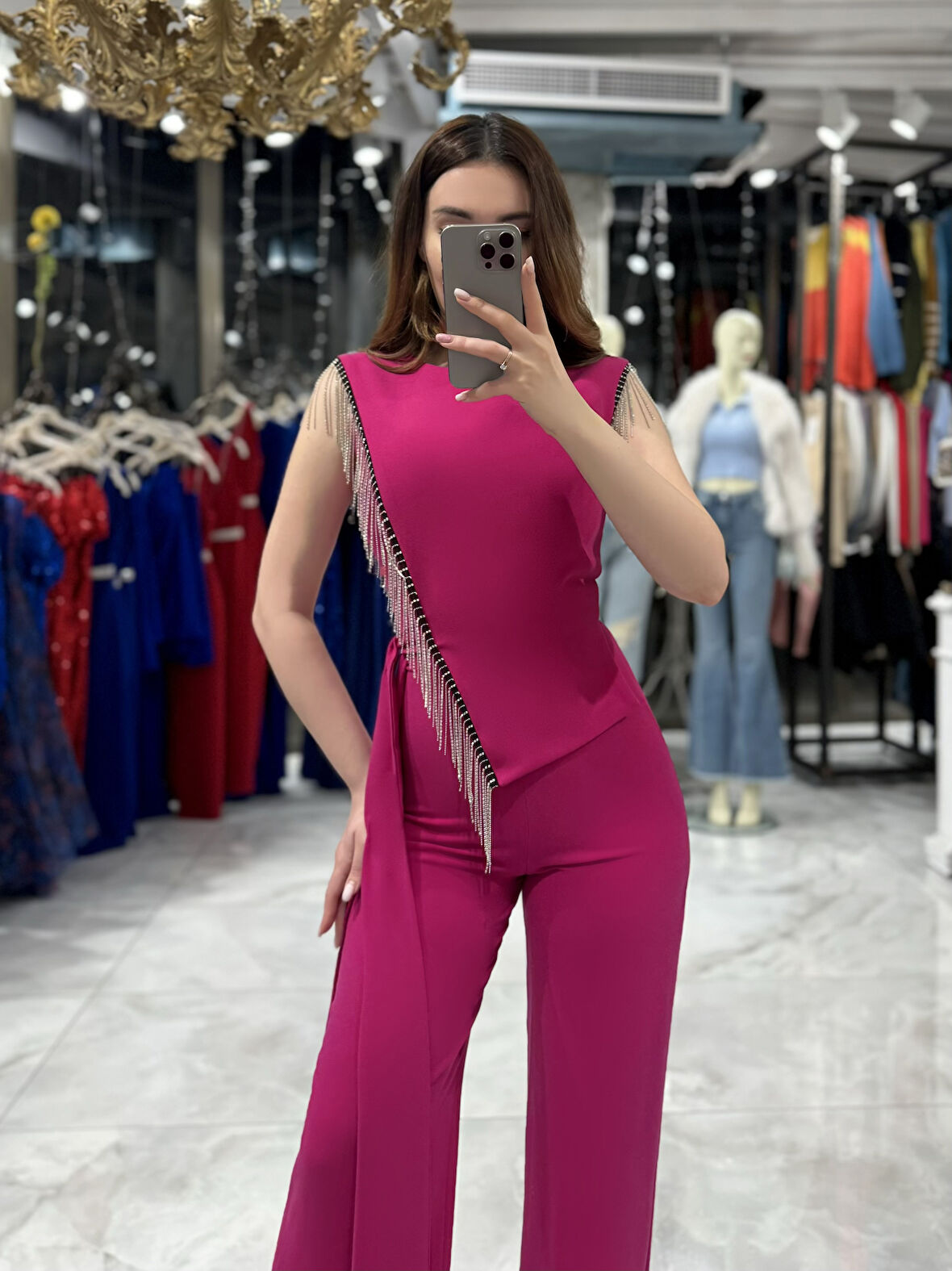 Tereza Yandan Bağlamalı Zincir Taş Detaylı Tulum-Fuşya