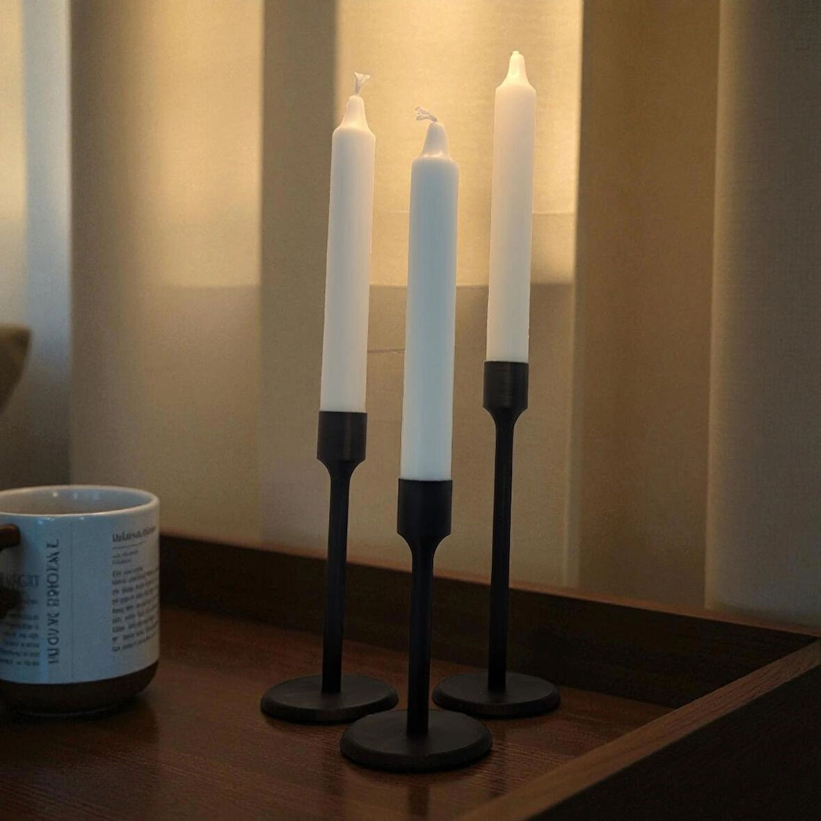 3’lü Modern Plastik Şamdan Mumluk Seti – Siyah – 7 cm Tabanlı – 12/15/18 cm Yükseklik – 2,2 cm Mum Uyumlu