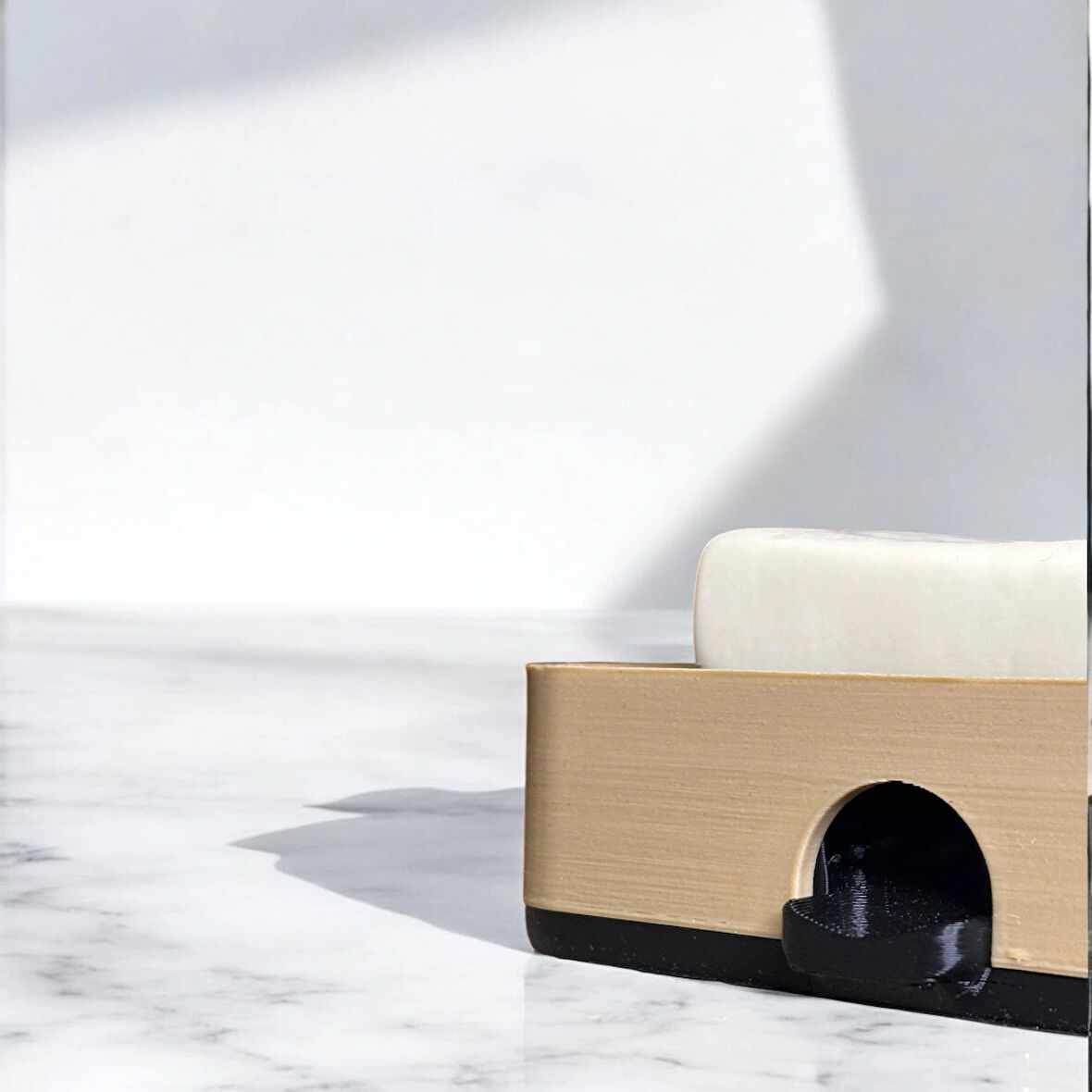 Şık ve Hijyenik Plastik Sabunluk - Su Tahliye Kanallı 12 cm