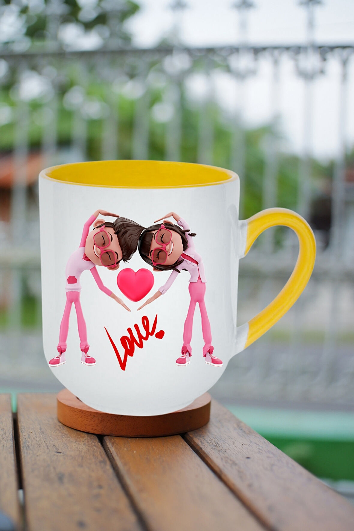 Mutlu Çiftler Love Baskılı Hediye İçi Sarı Lüx Kupa Bardak Porselen Çay Kahve Fincanı