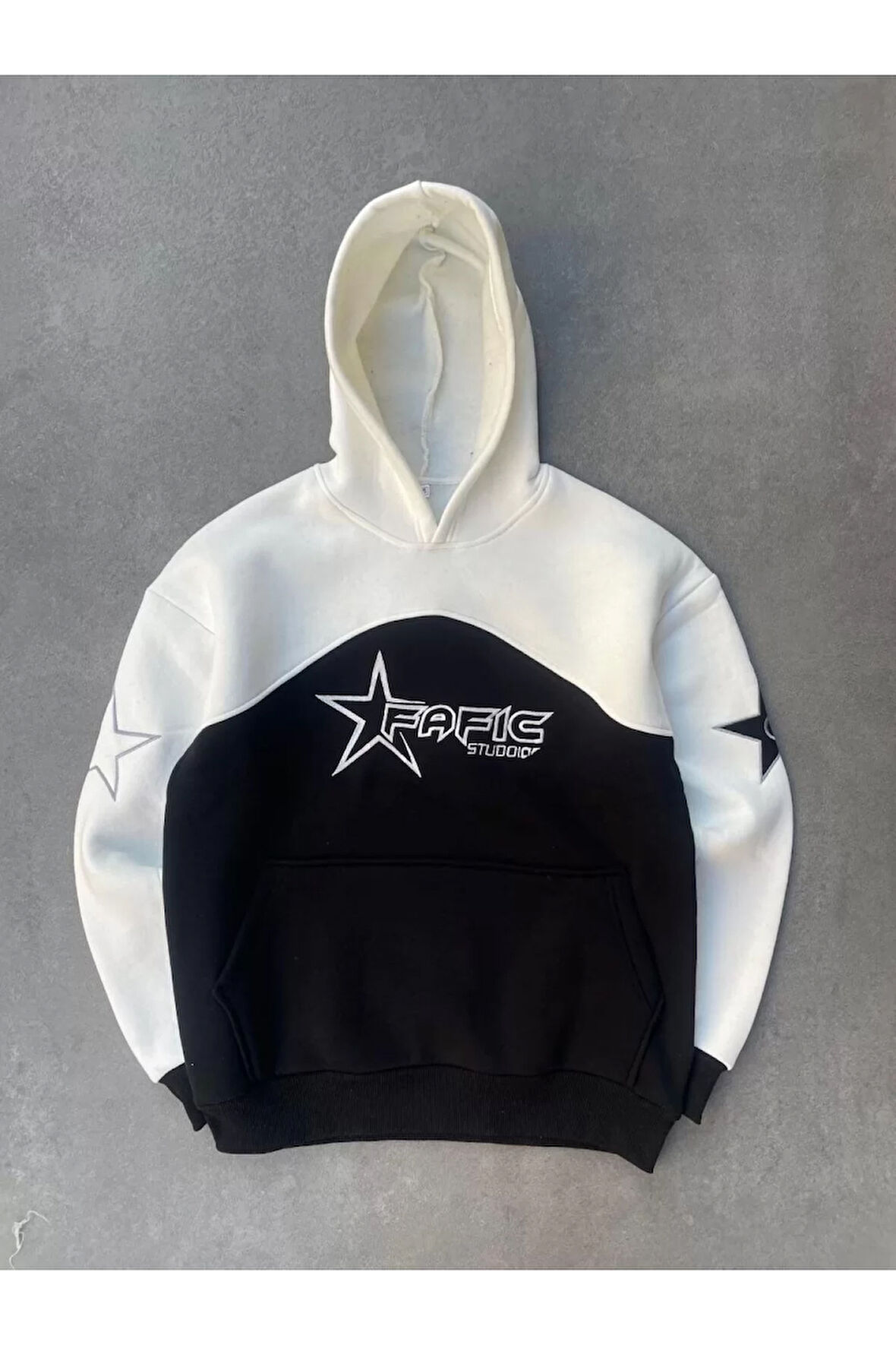 Parçalı Nakış İşlemelı Kapşonlu SweatShirt