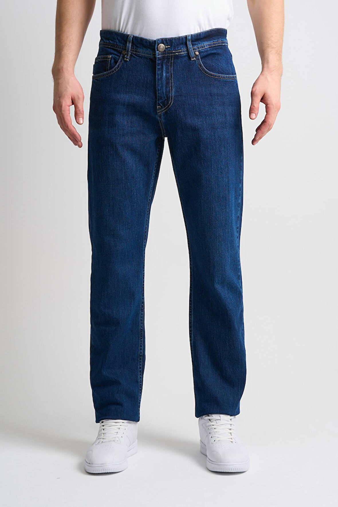 ALEXANDERGARDI Straight Fit Jean