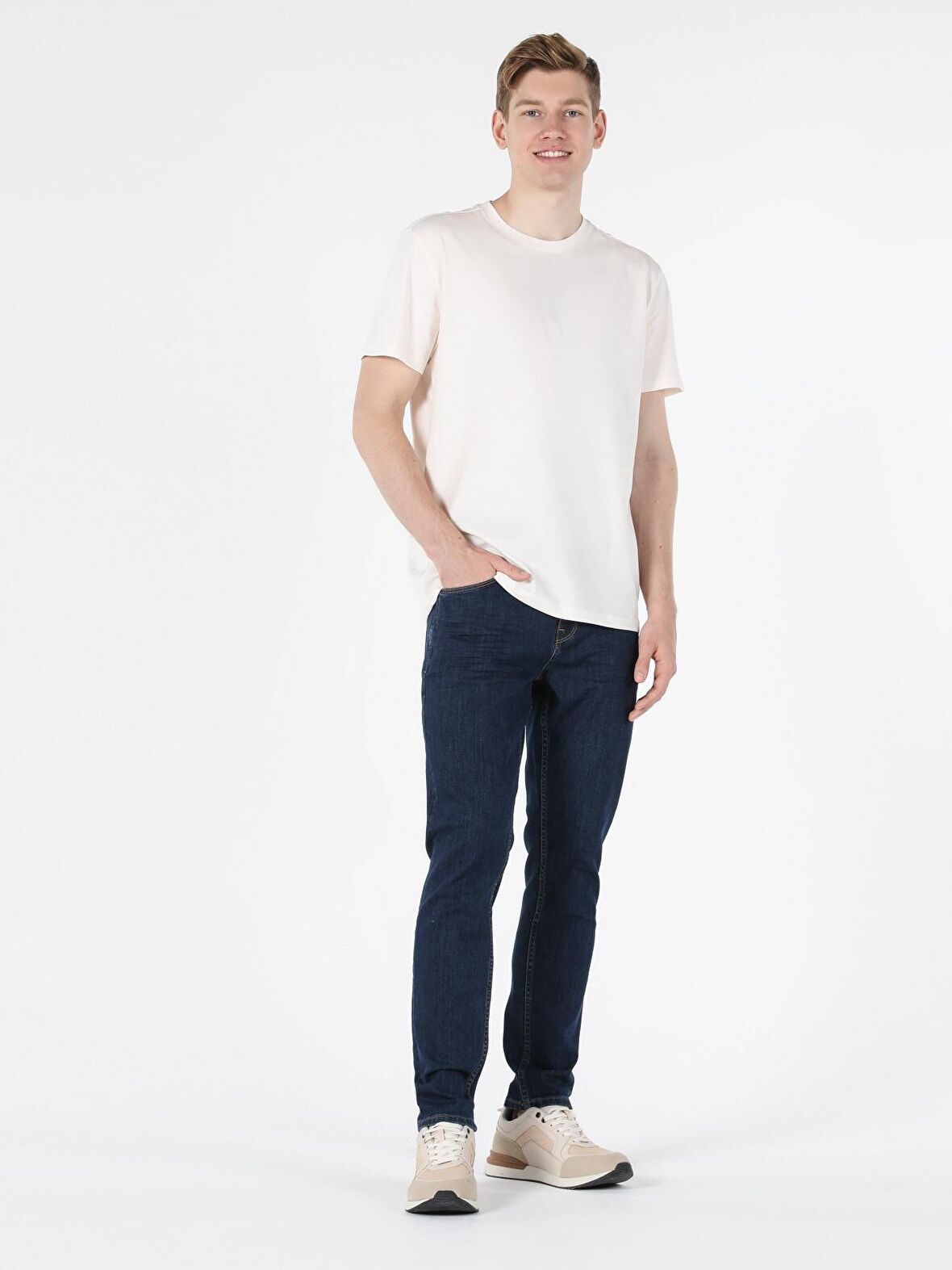 Comfort Fit Bisiklet Yaka Basic Beyaz Erkek Kısa Kol Tişört