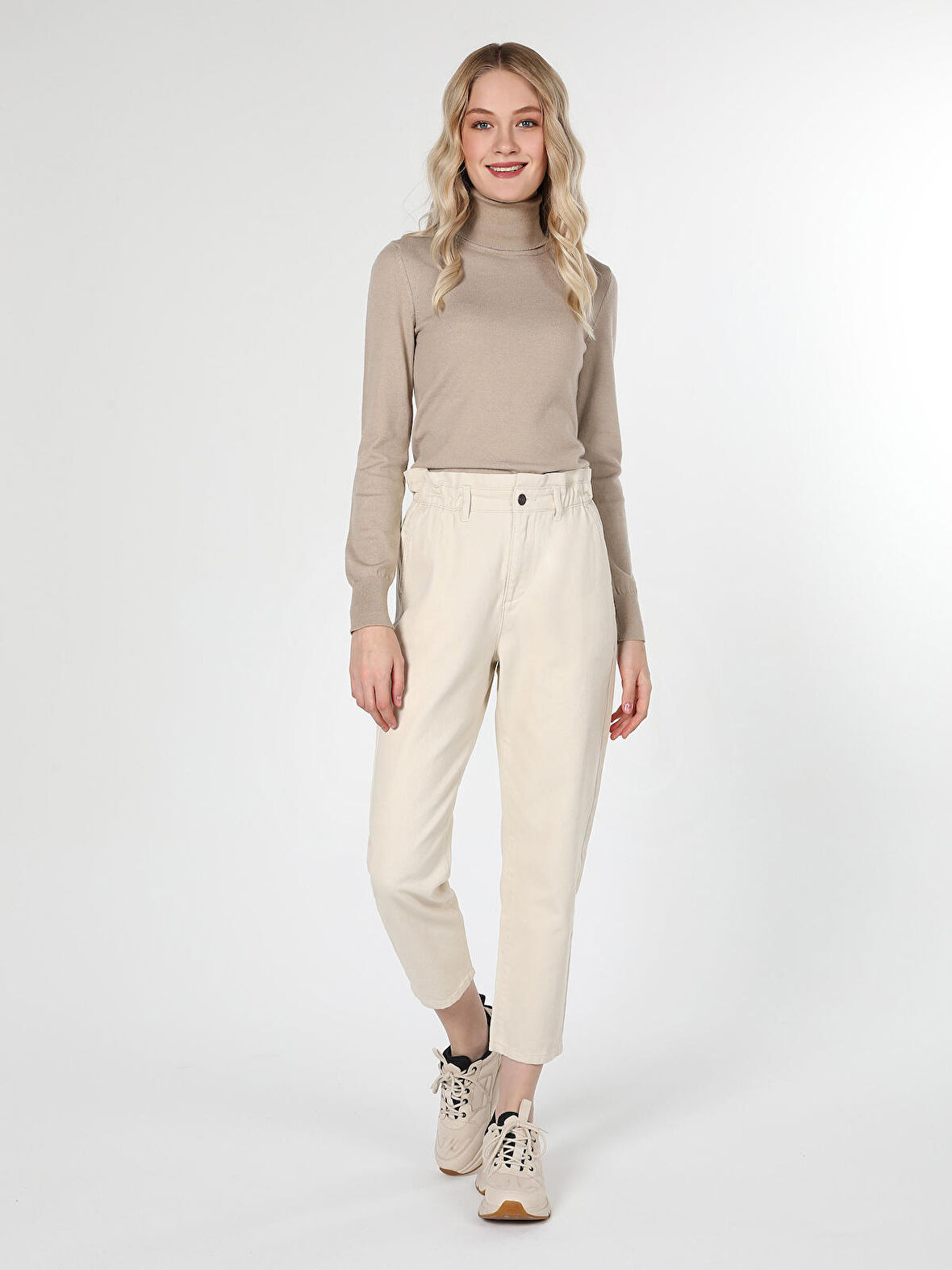 Slim Fit Balıkçı Yaka Bej Kadın Kazak
