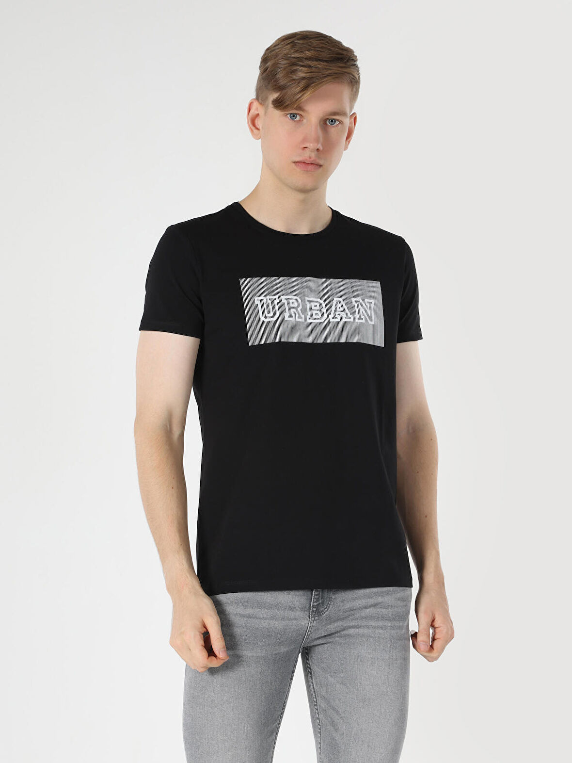Slim Fit Bisiklet Yaka Baskılı Siyah Erkek Kısa Kol Tişört