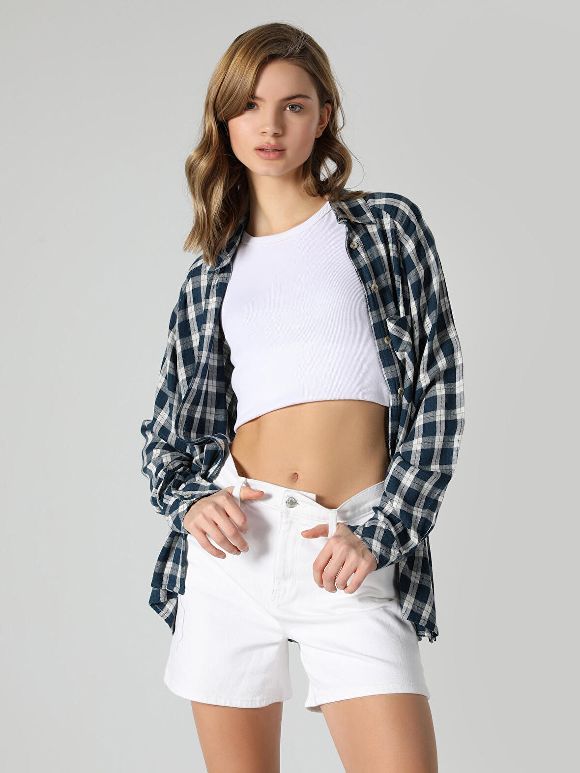 Regular Fit Kareli Lacivert Kadın Uzun Kol Gömlek