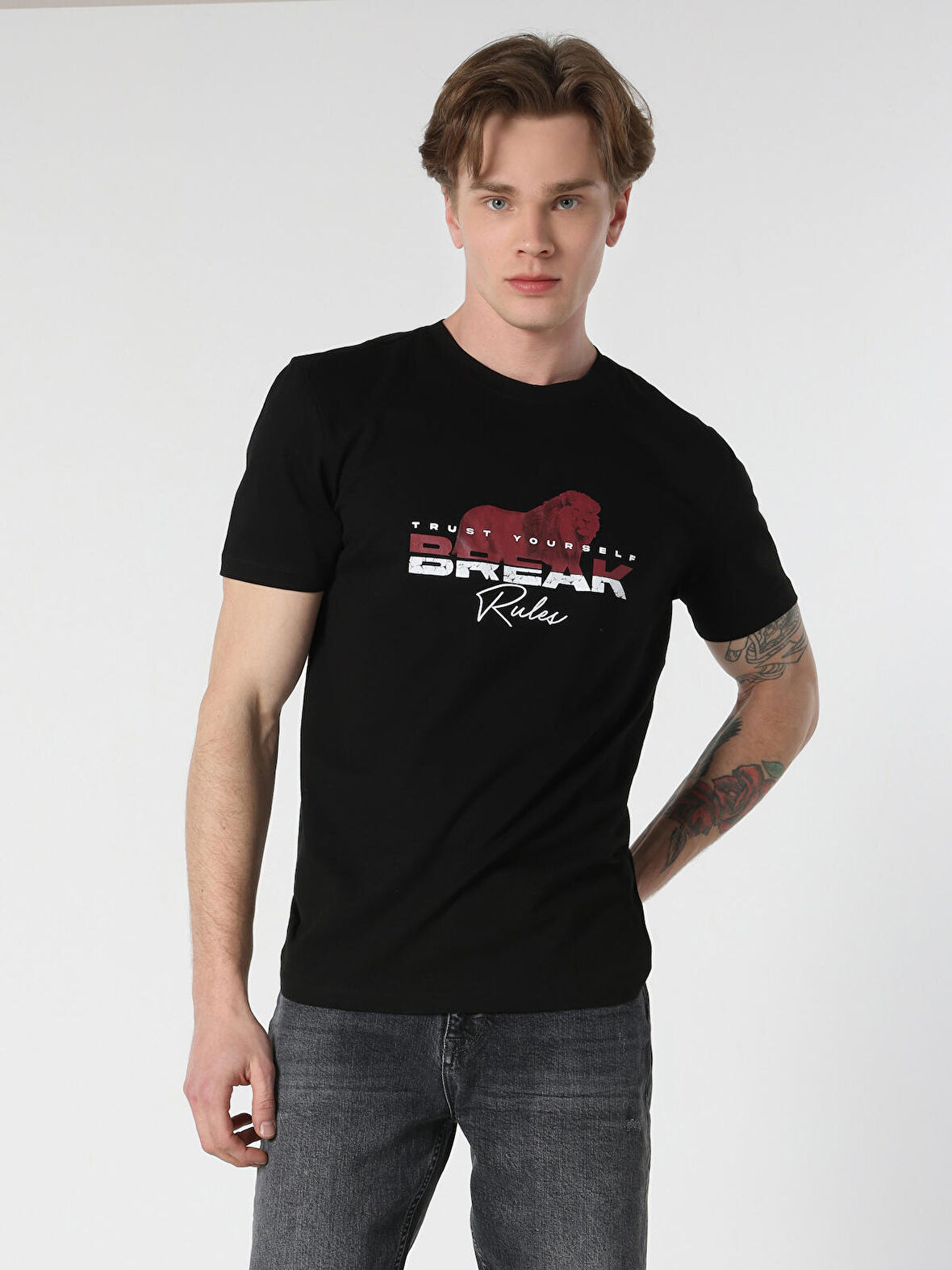 Regular Fit Bisiklet Yaka Baskılı Siyah Erkek Kısa Kol Tişört