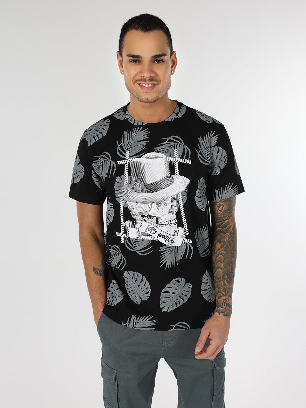 Regular Fit Bisiklet Yaka Baskılı Siyah Erkek Kısa Kol Tişört