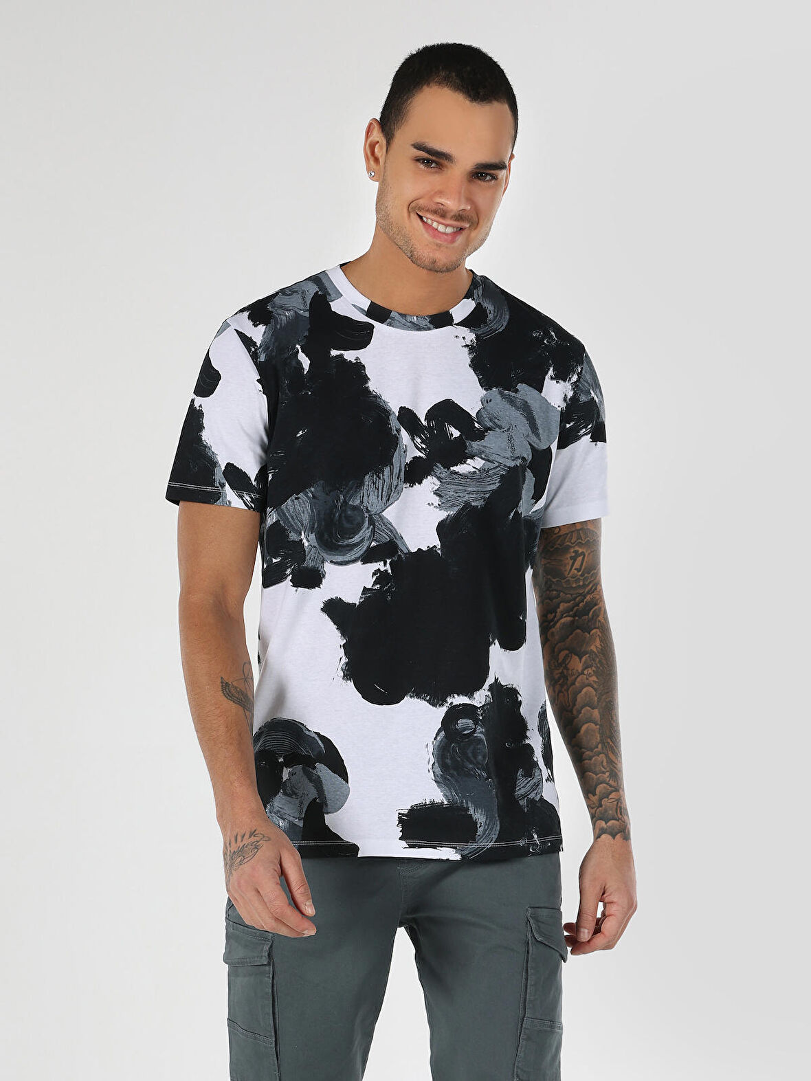 Regular Fit Bisiklet Yaka Desenli Beyaz Erkek Kısa Kol Tişört