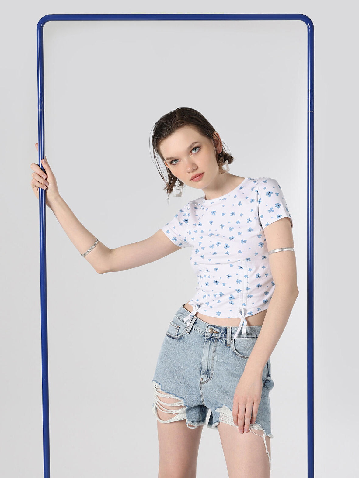 Slim Fit Baskılı Crop Beyaz Kadın Kısa Kol Tişört