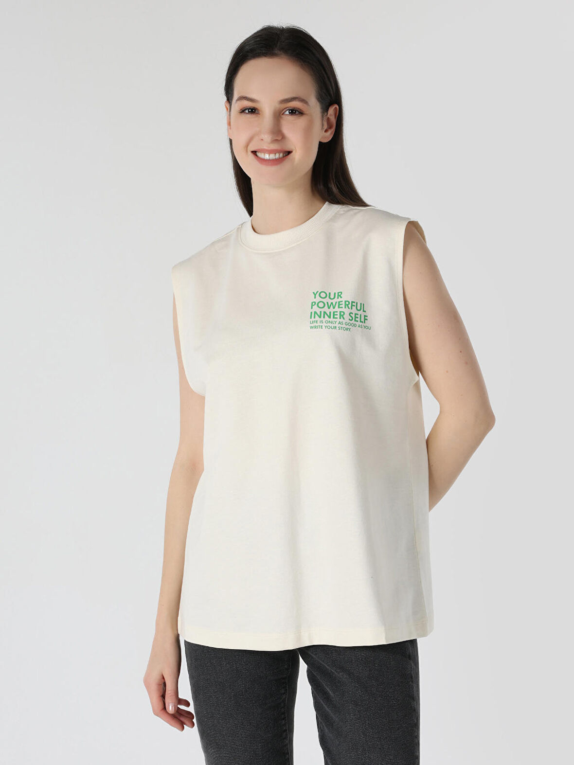 Regular Fit Sıfır Kol Yazı Baskılı Ekru Kadın Kısa Kol Tişört