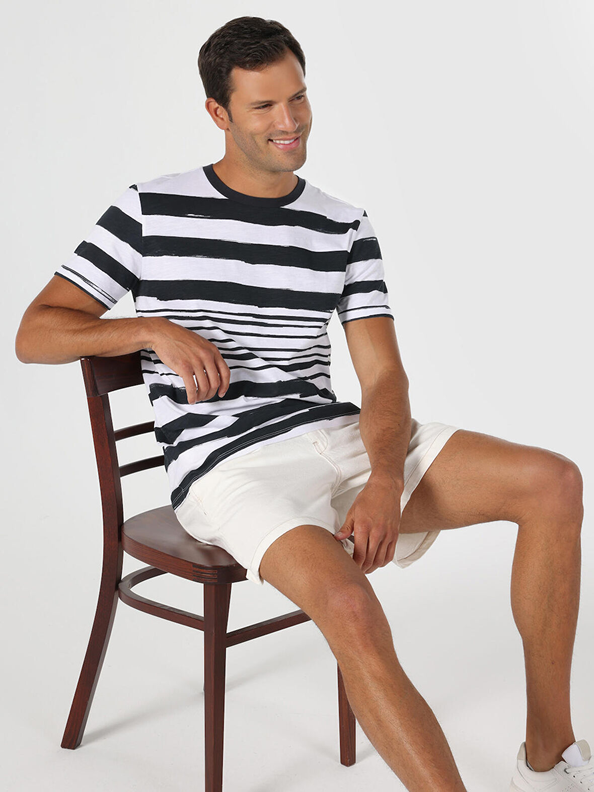 Regular Fit Çizgili Beyaz Erkek Kısa Kol Tişört