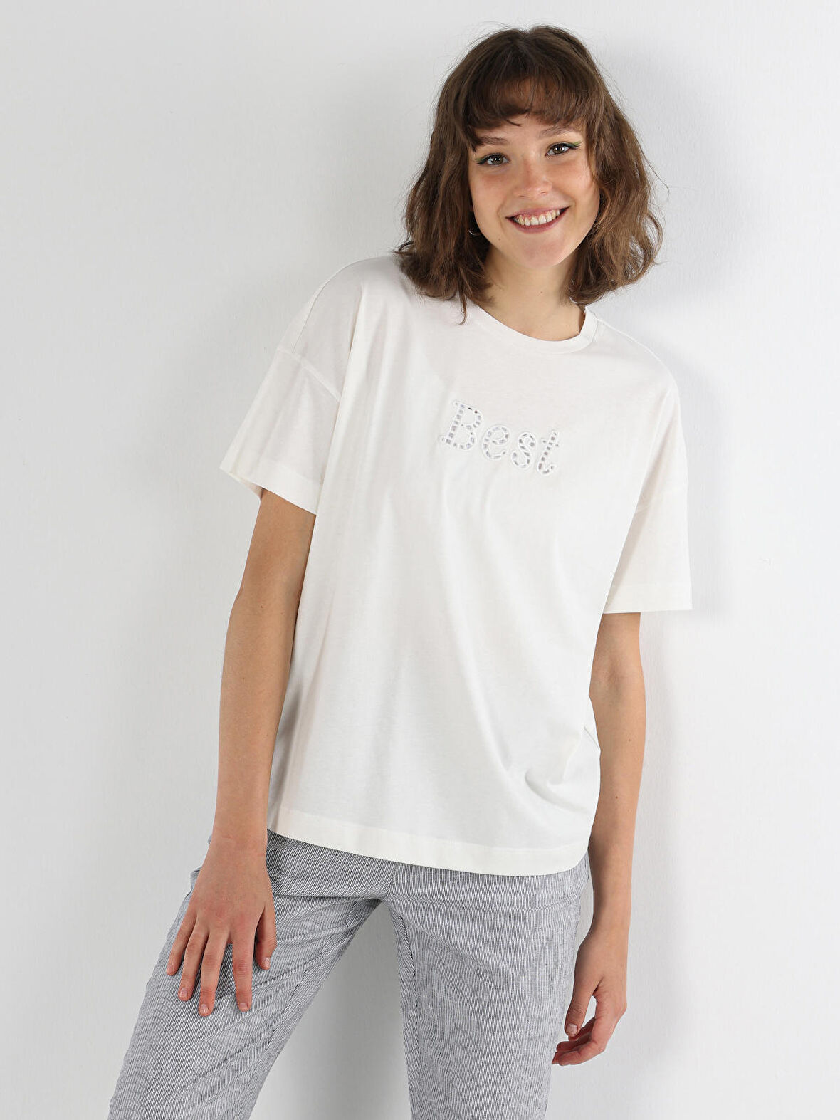 Regular Fit Bisiklet Yaka Baskılı Beyaz Kadın Kısa Kol Tişört