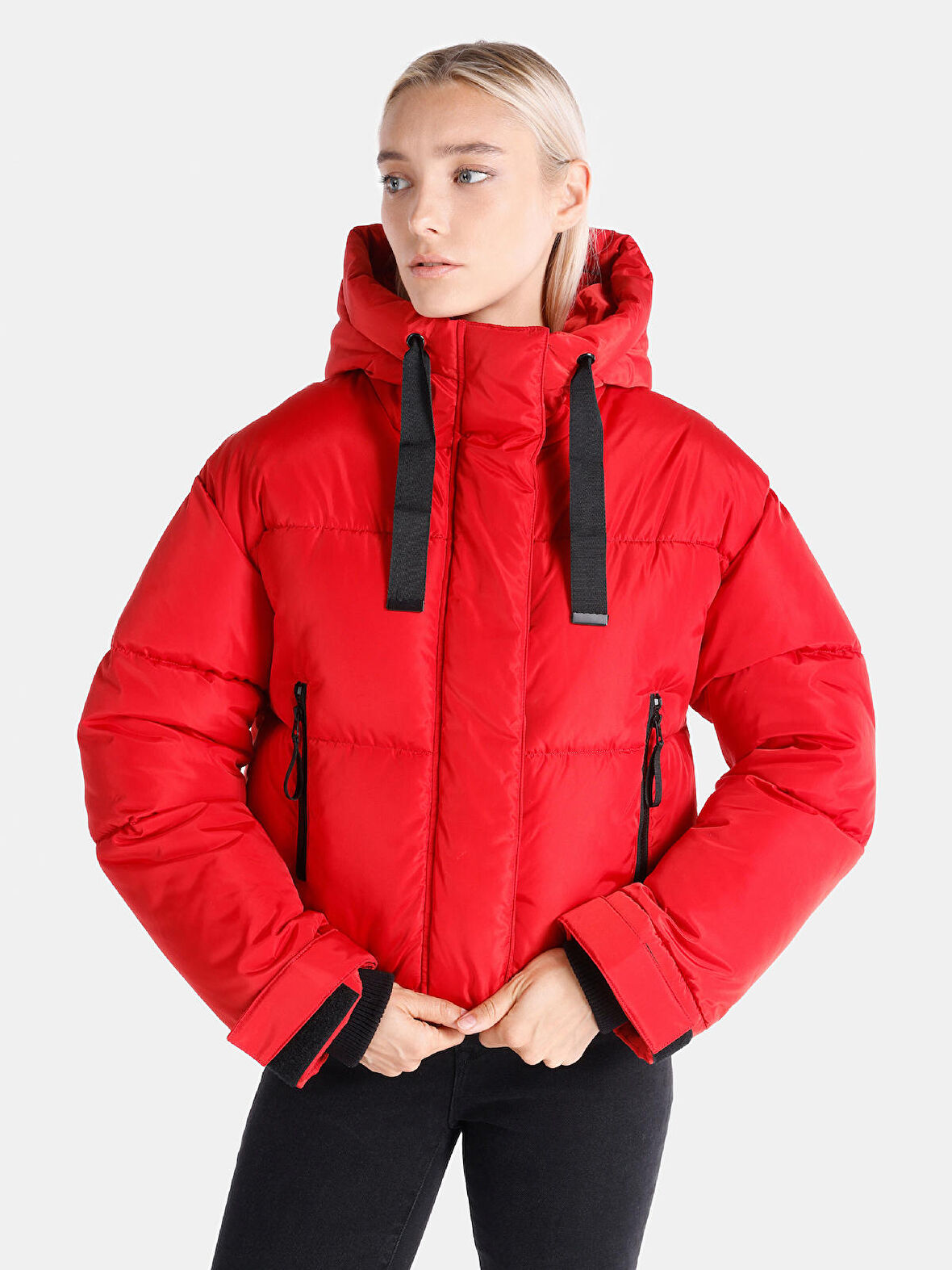 Regular Fit Kapüşonlu Şişme Cepli Kırmızı Kadın Mont